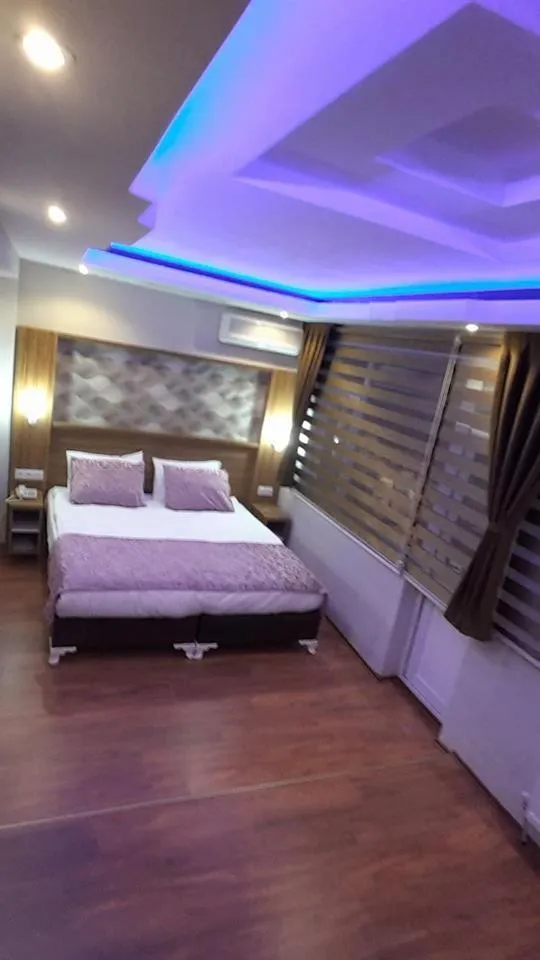 Bed in Göznur Otel