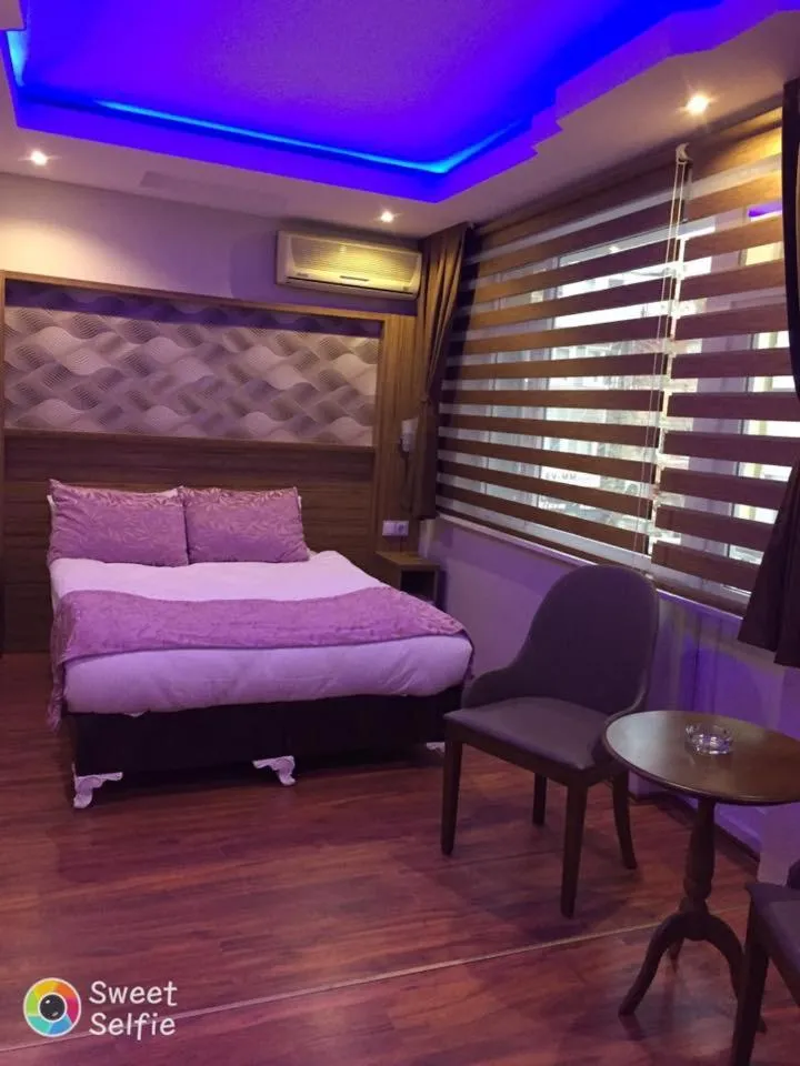 Bedroom in Göznur Otel