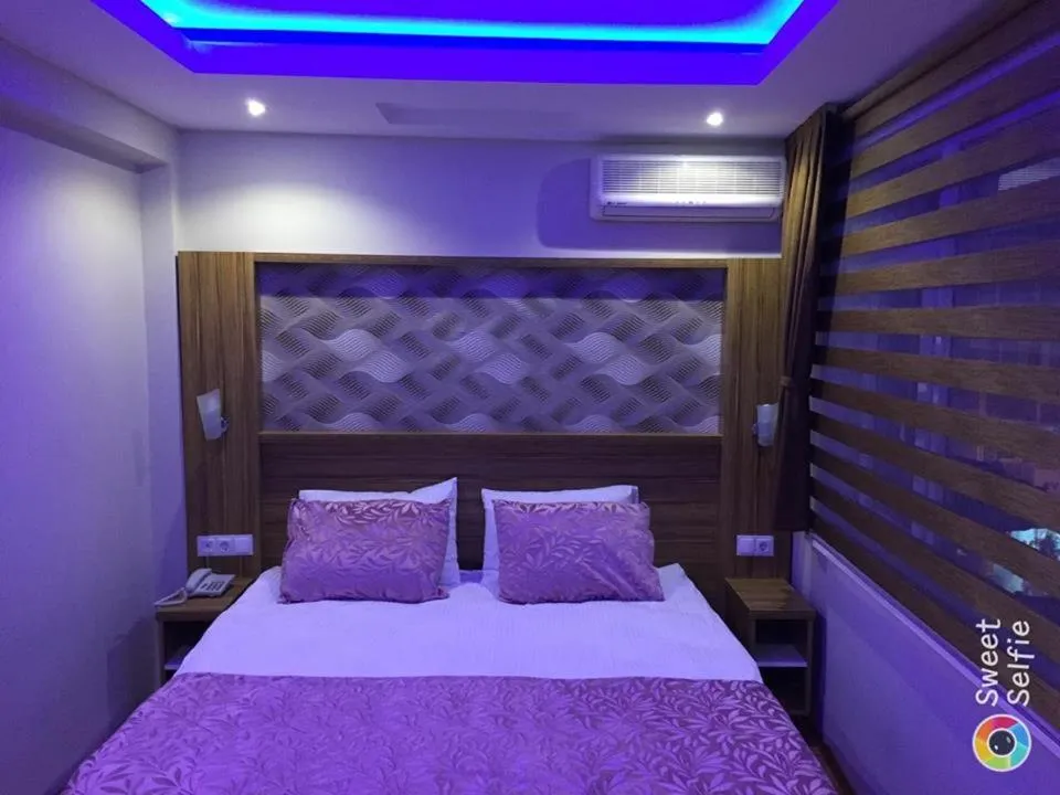 Bed in Göznur Otel