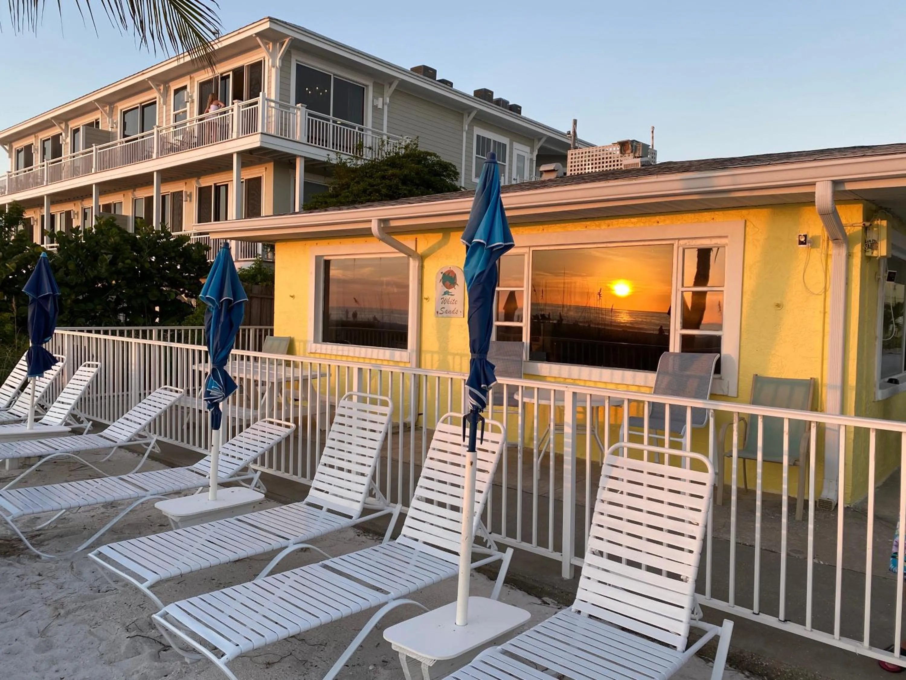 White Sands Beach Resort - Anna Maria Island