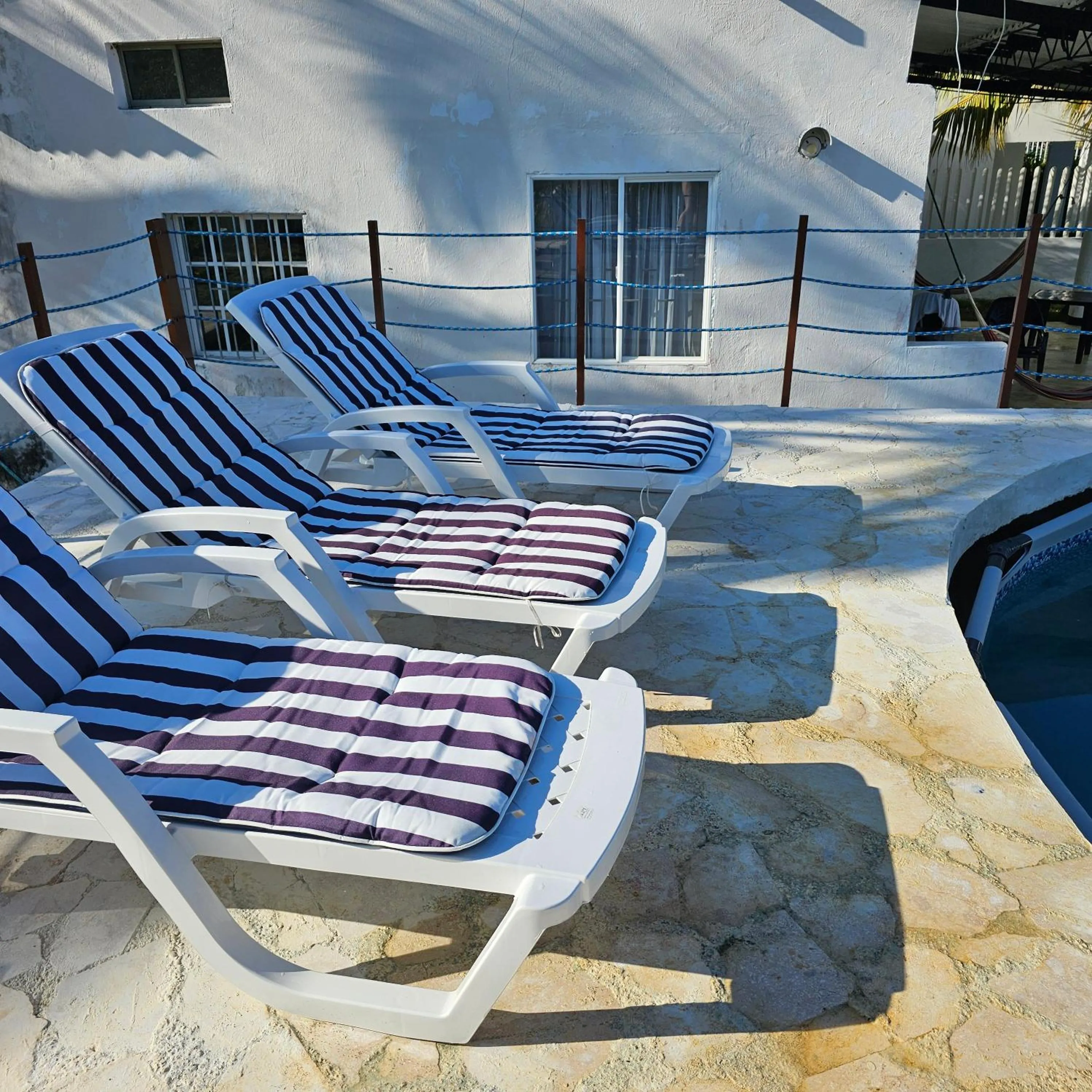 sunbed in Cabaña Los Cristales Coveñas by Amauna