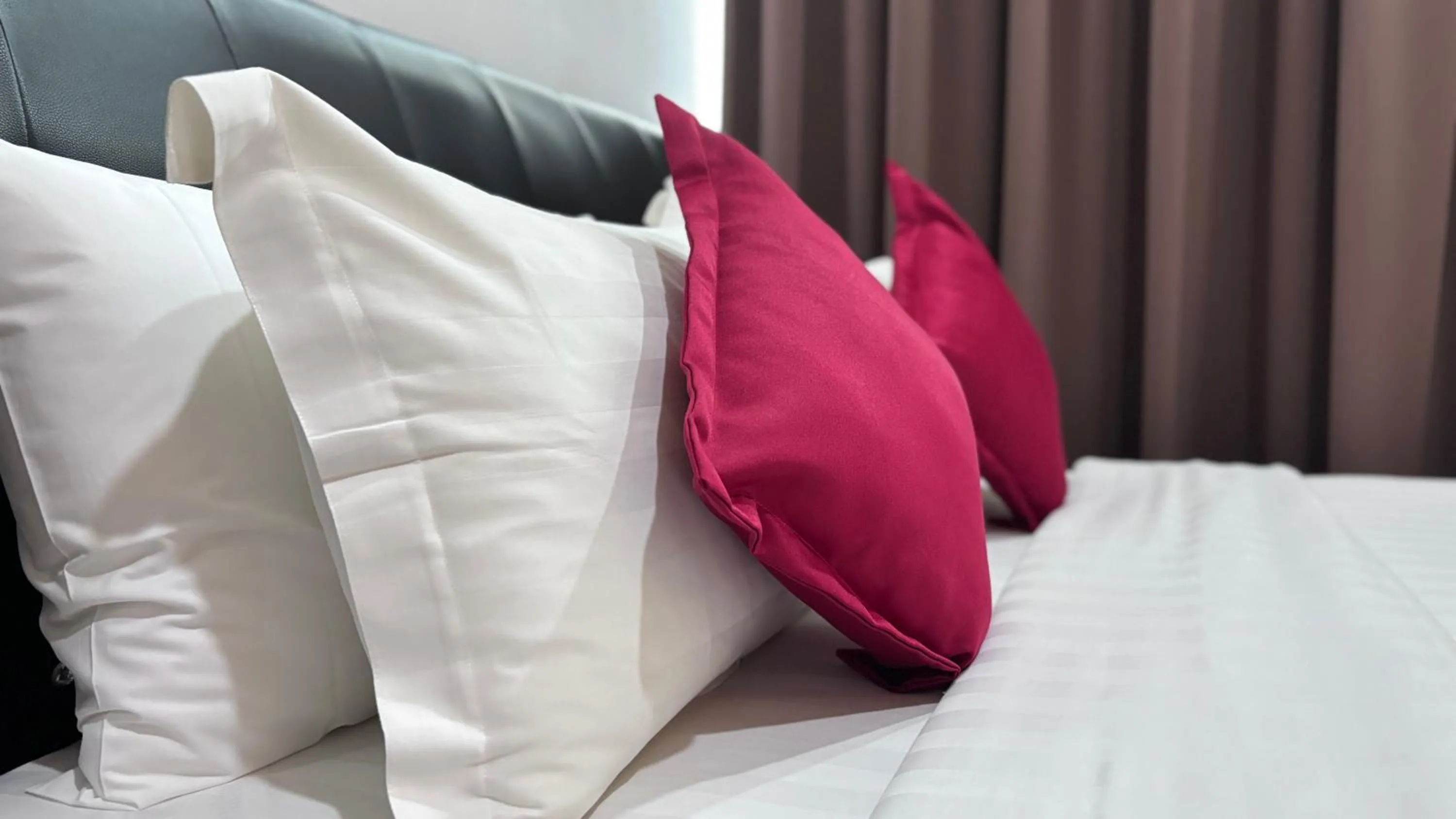 Bed in Ada Hotel & Apartment