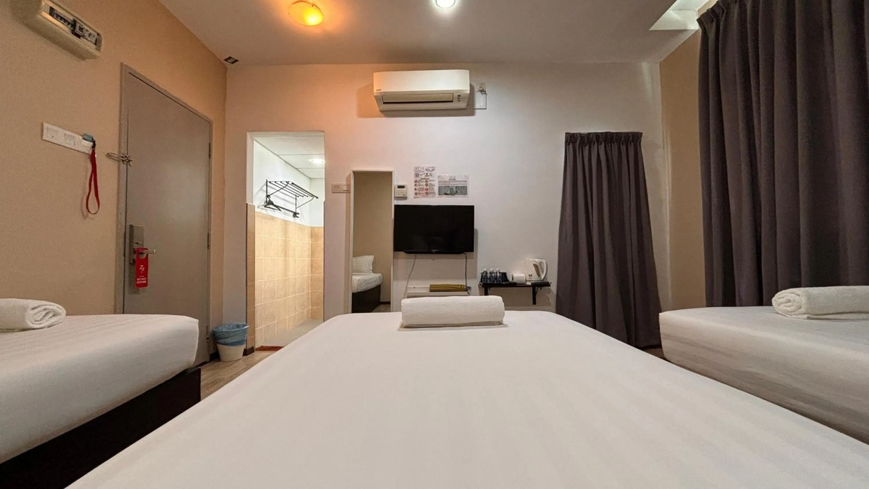Bed in Ada Hotel & Apartment