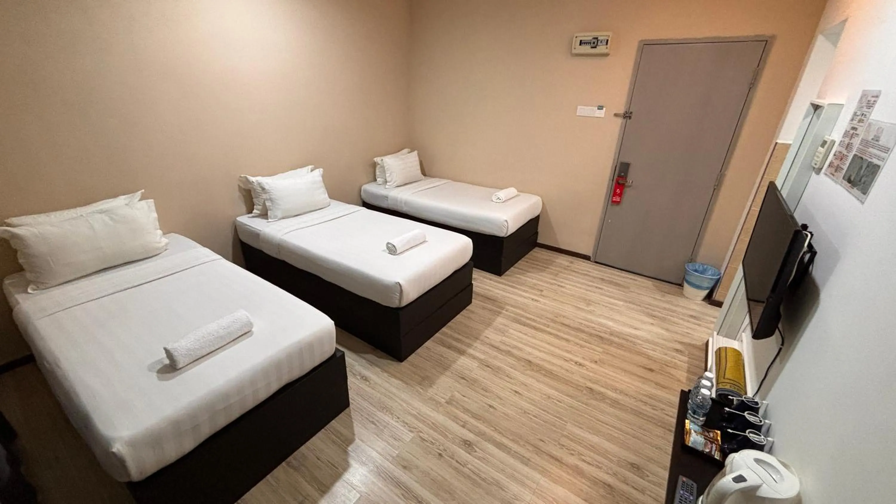 Bed in Ada Hotel & Apartment