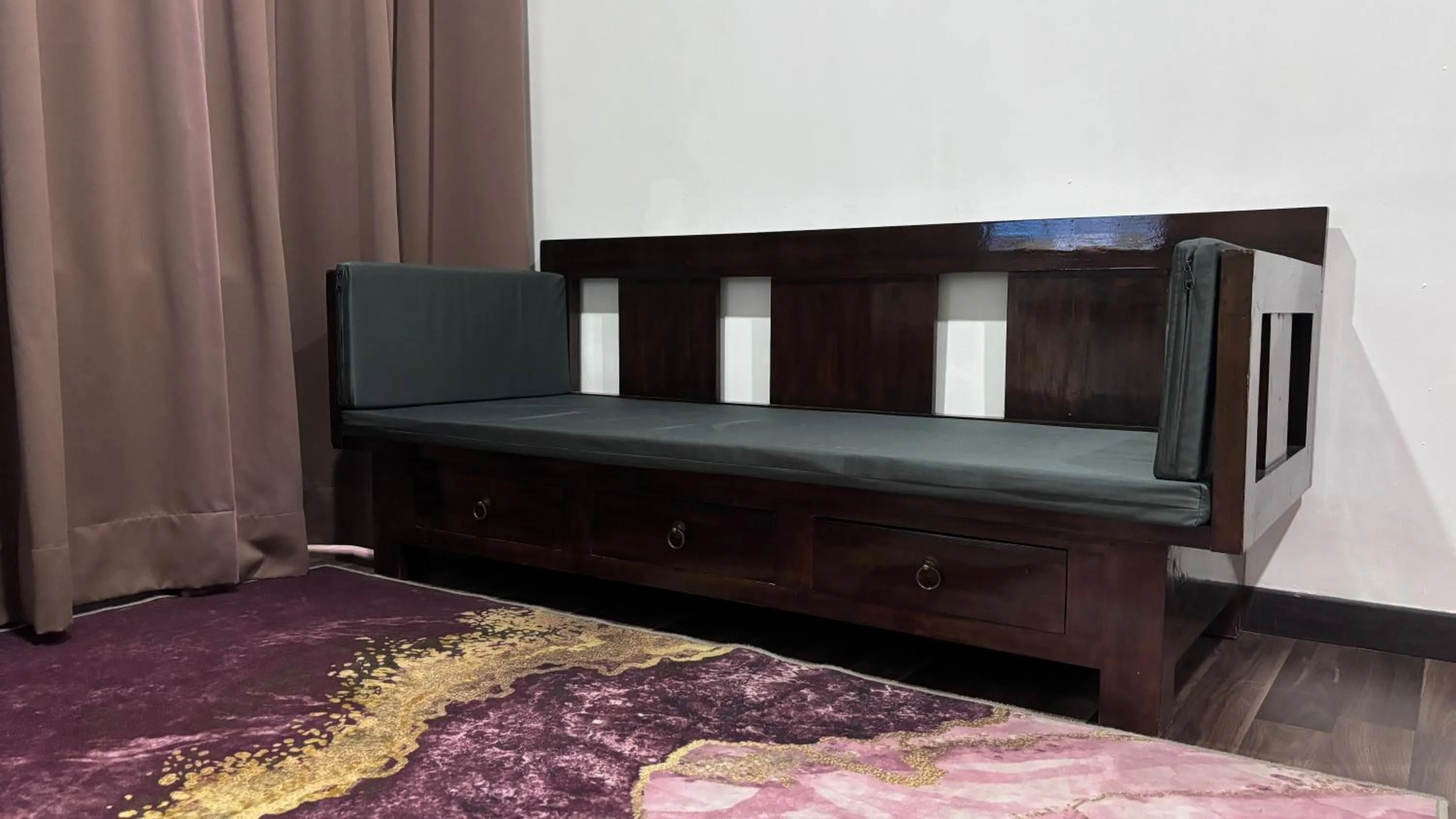 Bed in Ada Hotel & Apartment