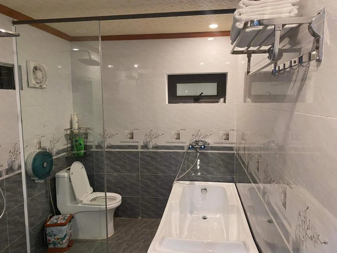 Bathroom in Tam Coc Bungalow