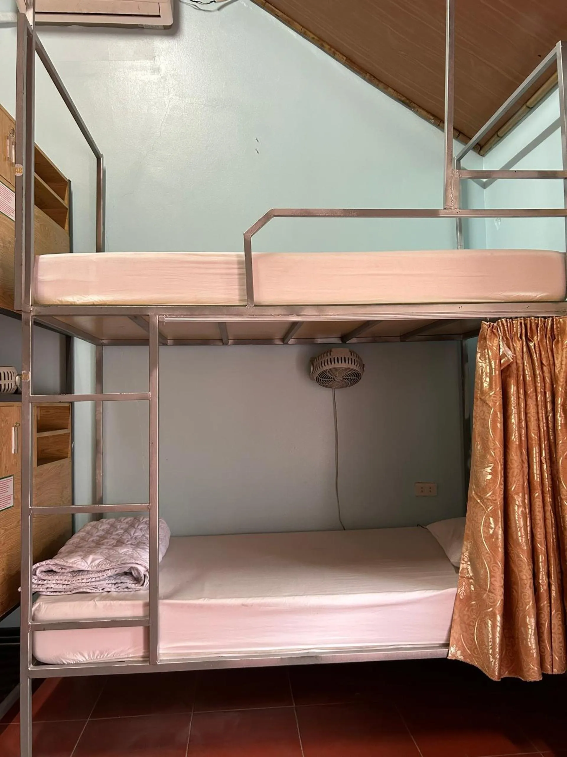 bunk bed, Bed in Tam Coc Bungalow