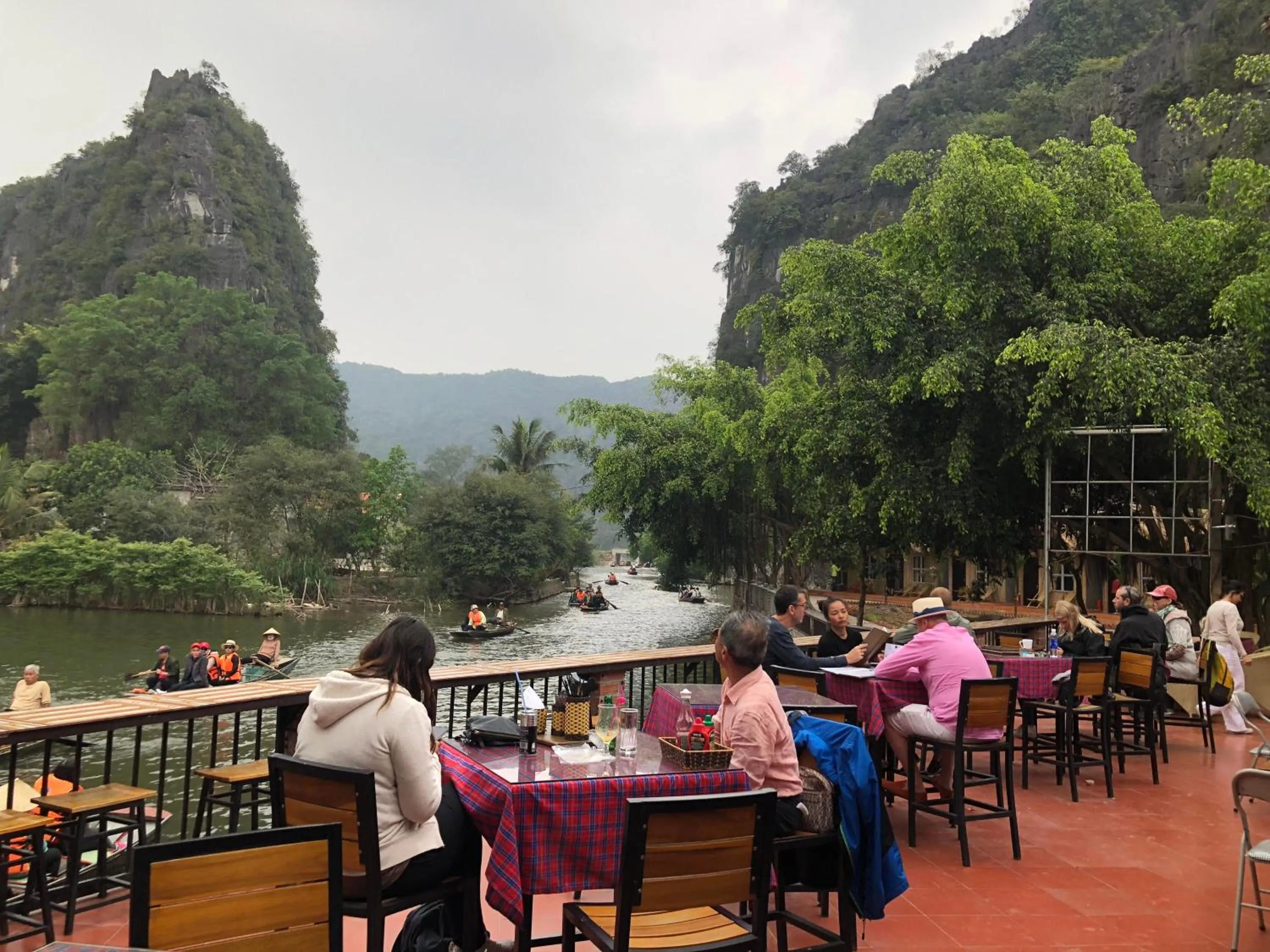 Restaurant/places to eat in Tam Coc Bungalow