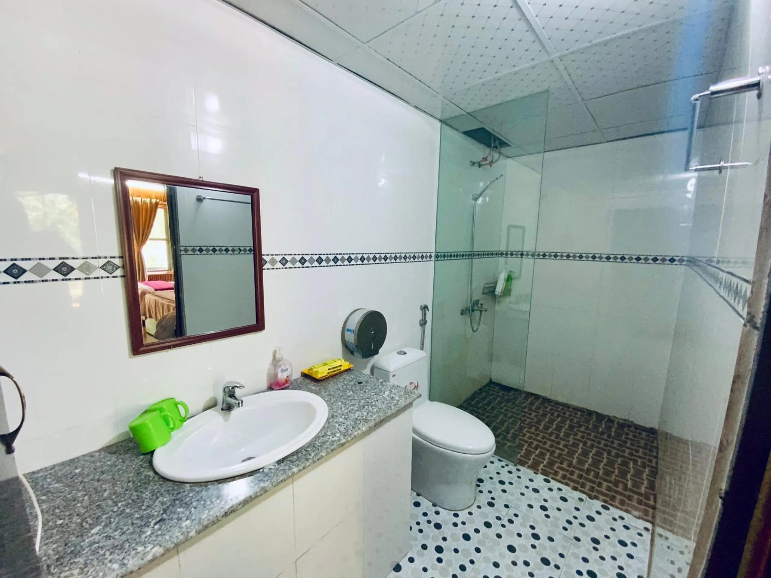 Toilet in Tam Coc Bungalow