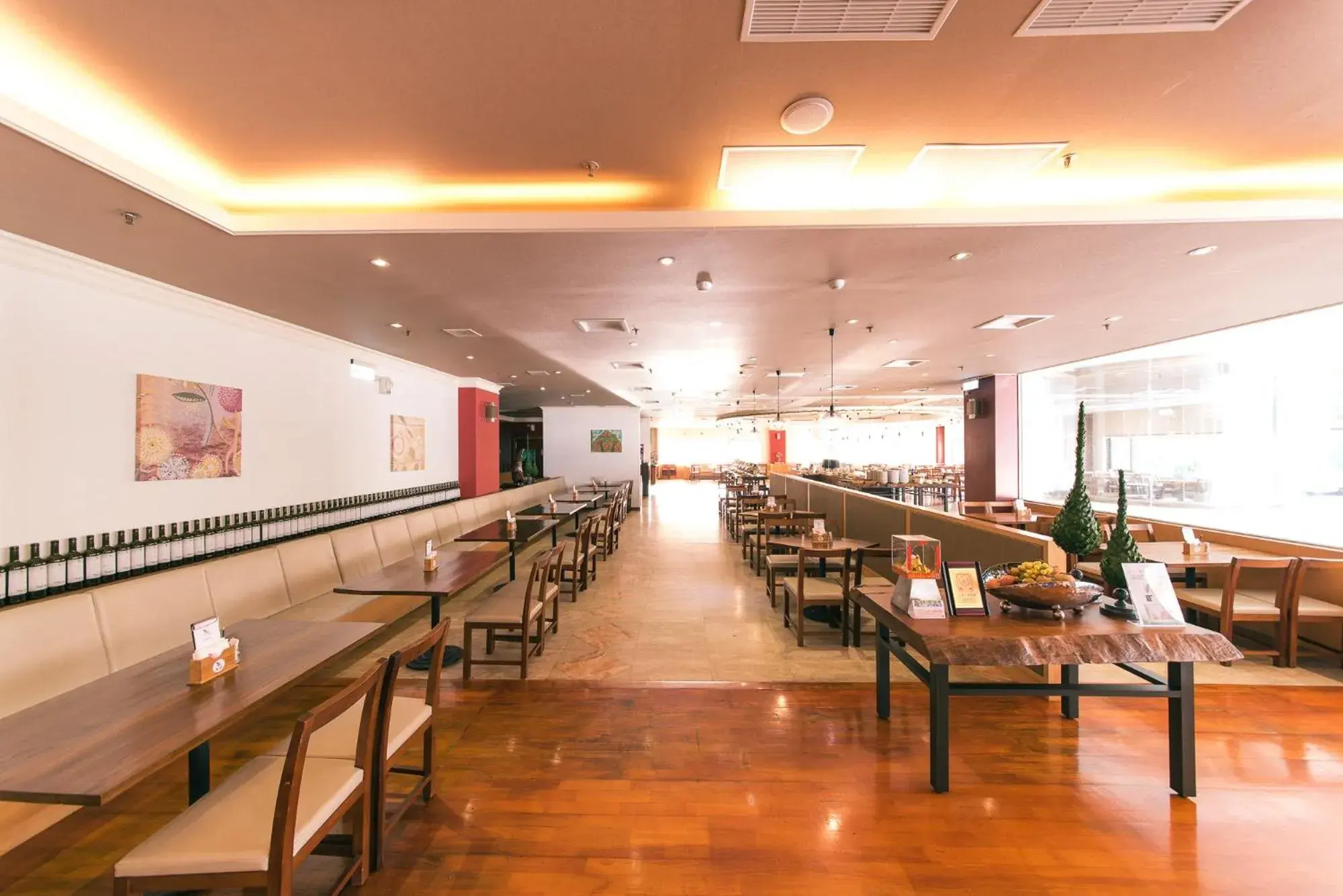 Restaurant/places to eat in Kentington Resort Restaurant/places to eat in Kentington Resort