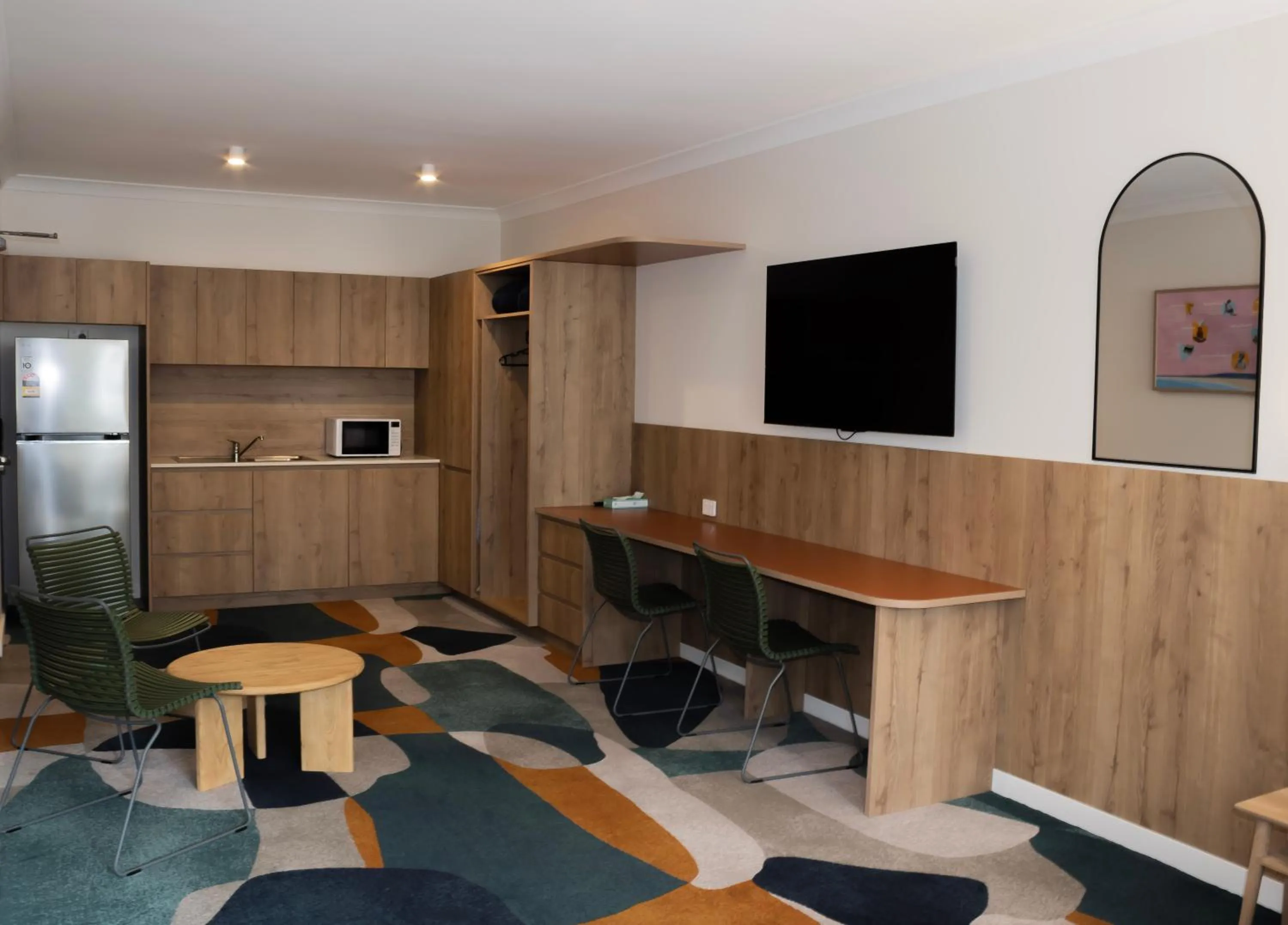 Seabreeze Beach Hotel