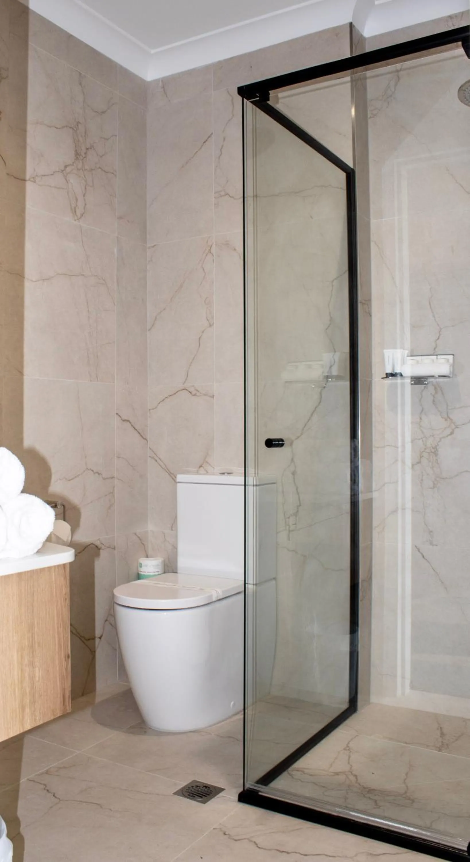 Seabreeze Beach Hotel