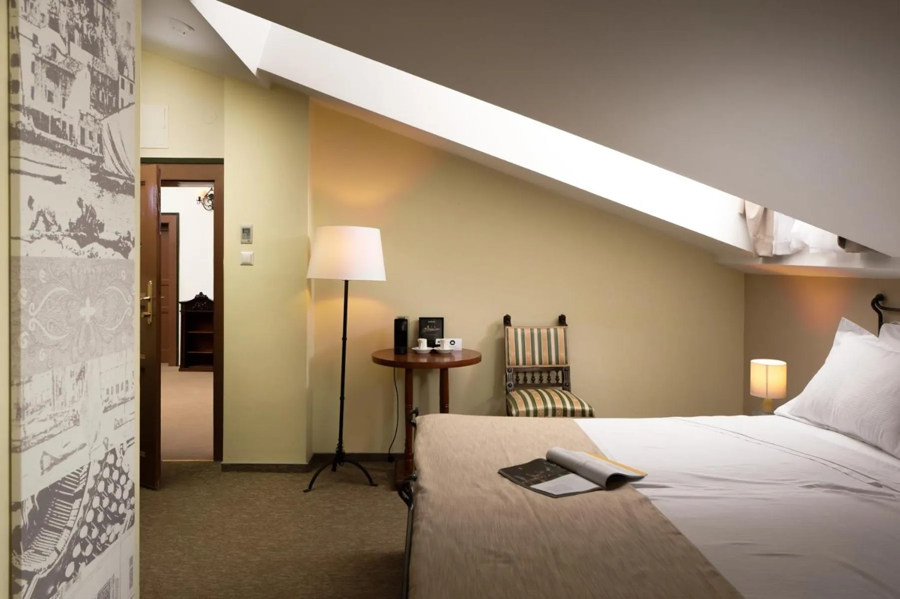 Bed in Hotel Angelo d'Oro