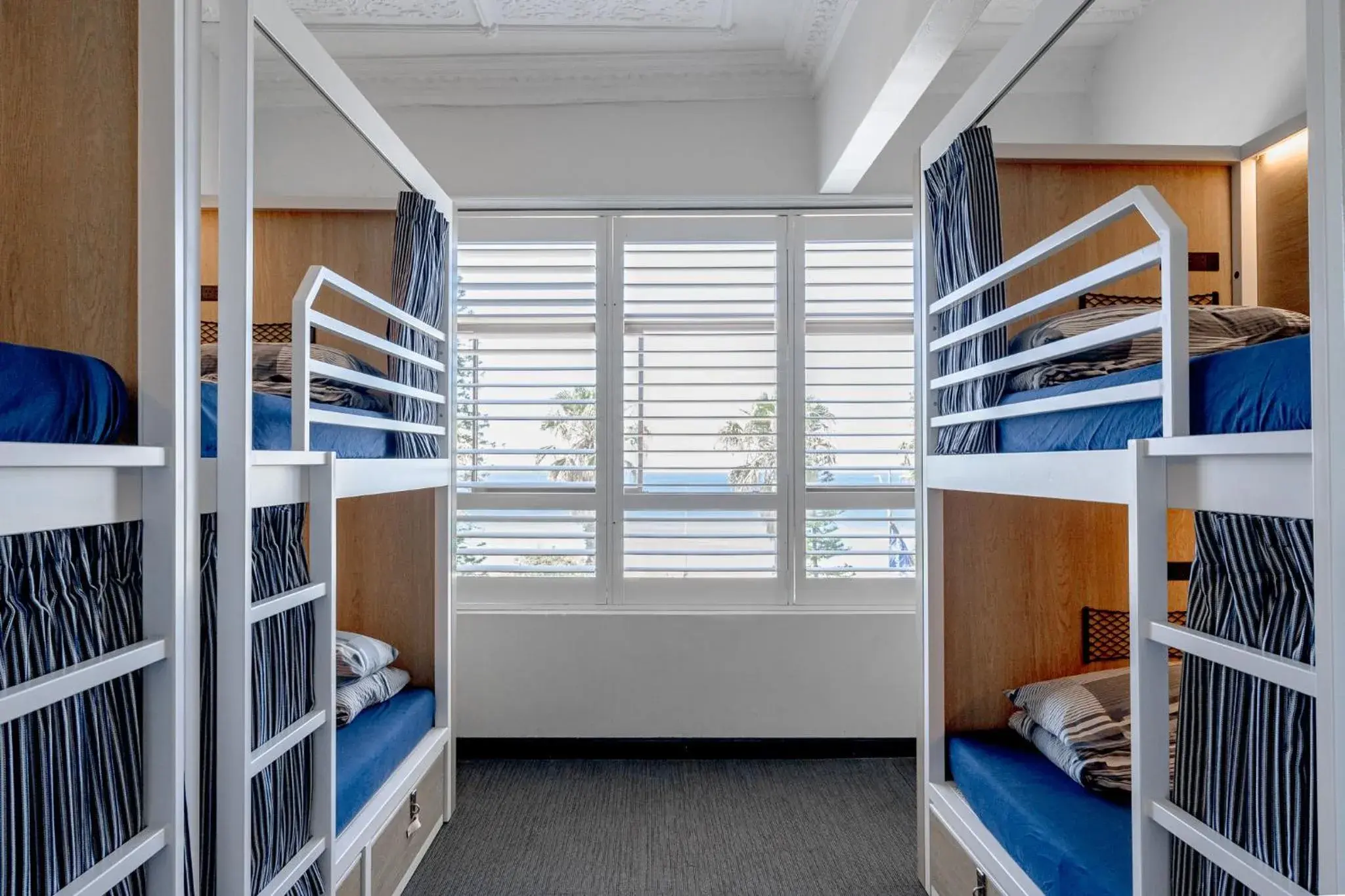 Bed in 6-Bed Mixed Dormitory Room with Beach View and Shared Bathroom in Wake Up! Bondi Beach Bed in 6-Bed Mixed Dormitory Room with Beach View and Shared Bathroom in Wake Up! Bondi Beach