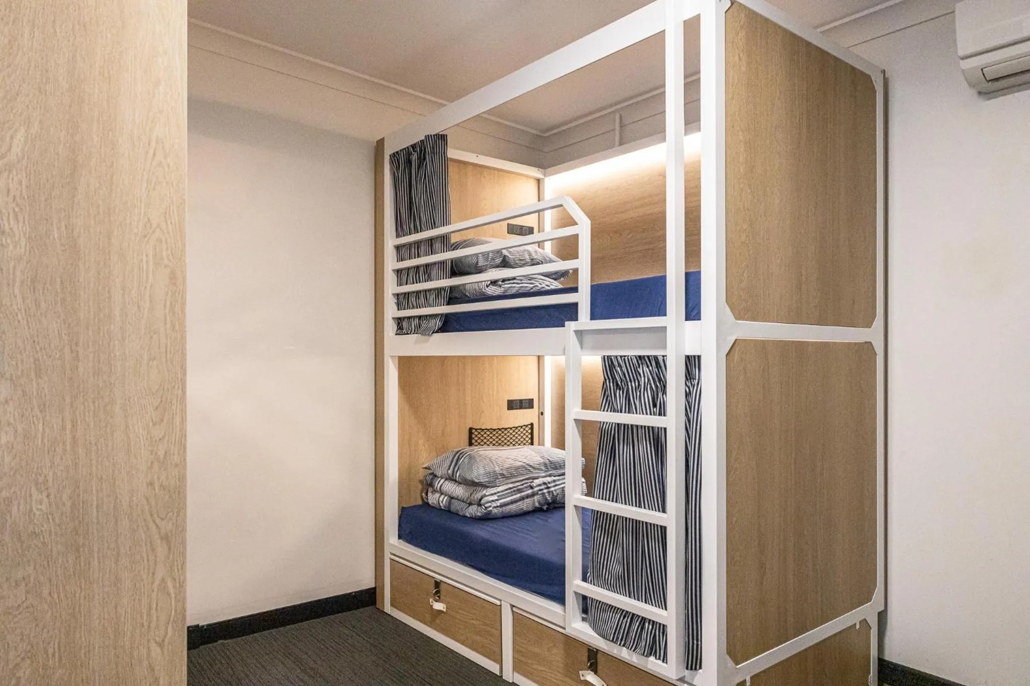 Bedroom, Bed in Wake Up! Bondi Beach