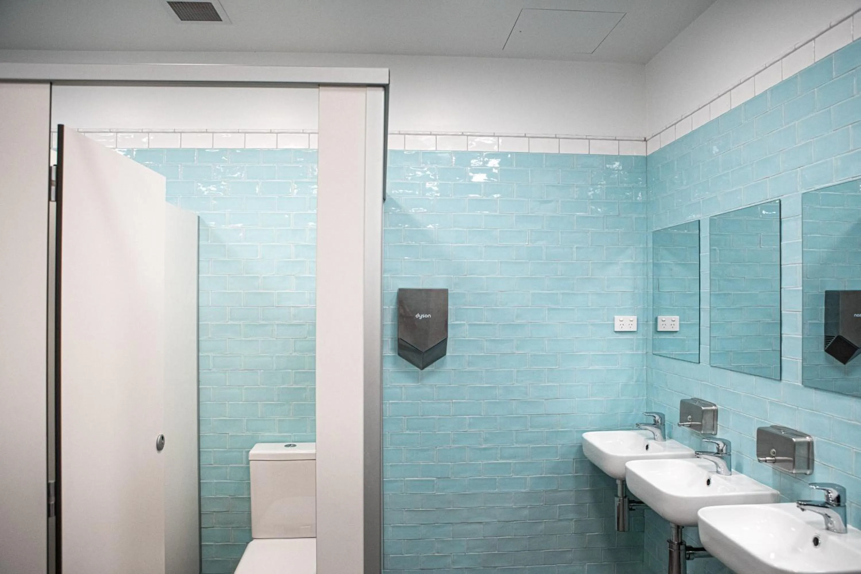 Bathroom in Wake Up! Bondi Beach