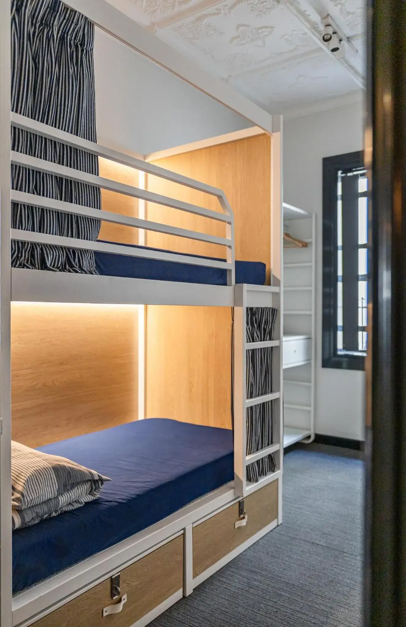 Budget Twin Room with Shared Bathroom in Wake Up! Bondi Beach Budget Twin Room with Shared Bathroom in Wake Up! Bondi Beach