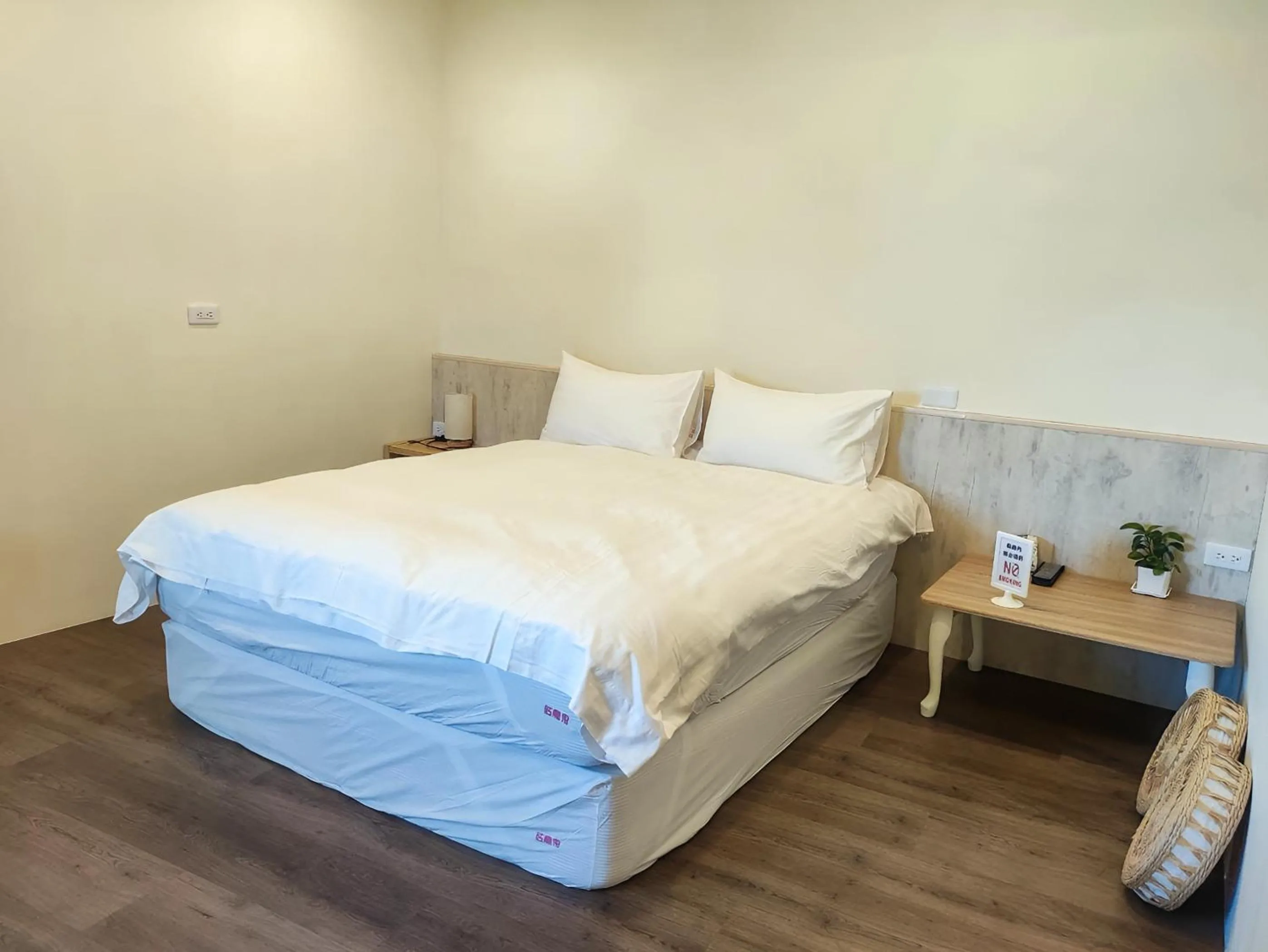 Property building, Bed in Lu Dao Homestay