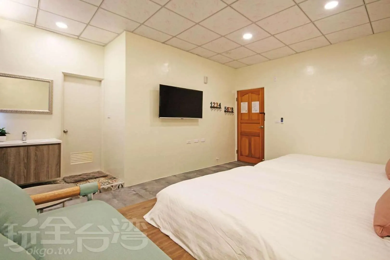 Property building, Bed in Lu Dao Homestay