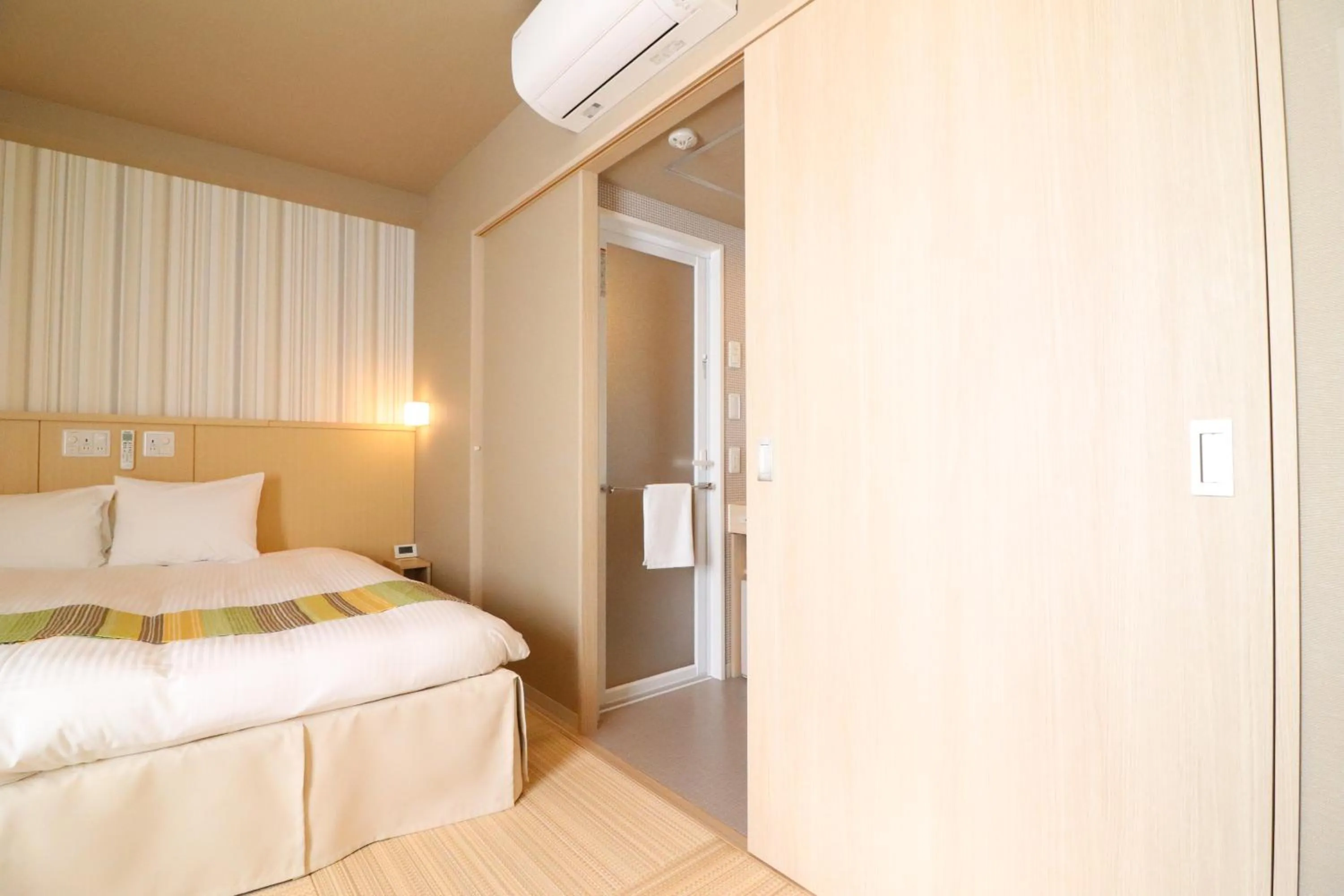 Photo of the whole room, Bed in Hiyori Hotel Maihama