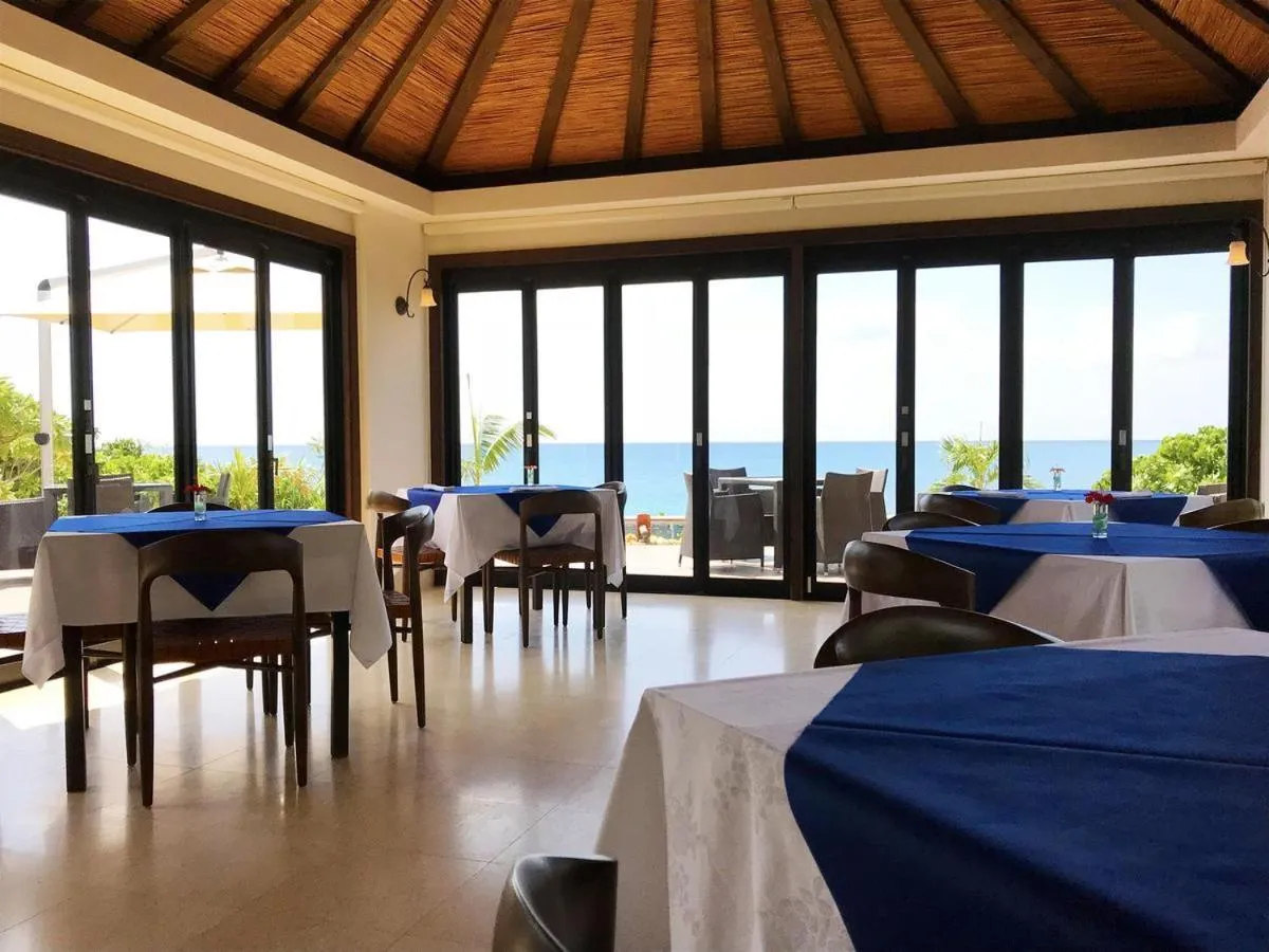 Restaurant/places to eat in Villabu Resort