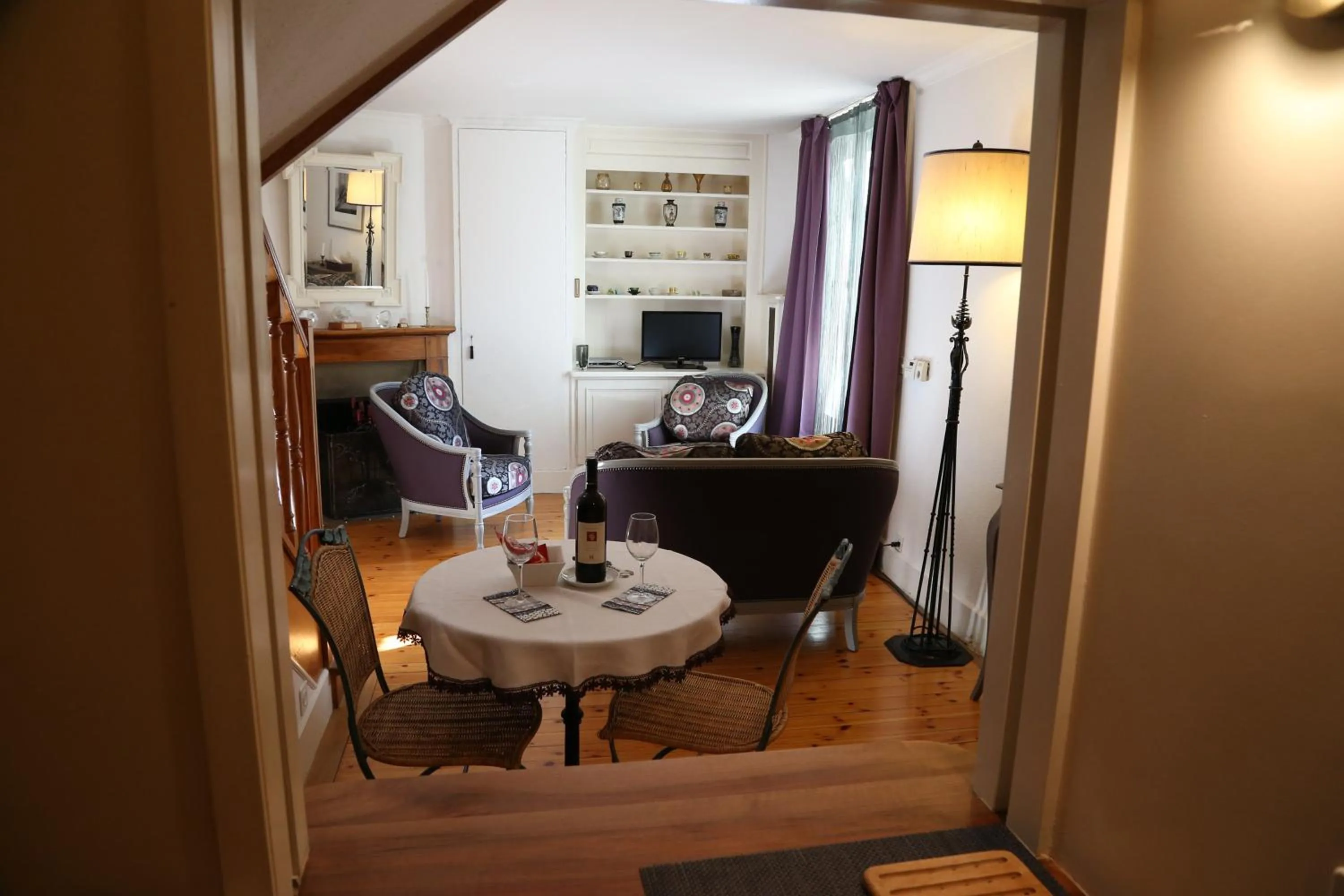 Dining area in Charming Geneva