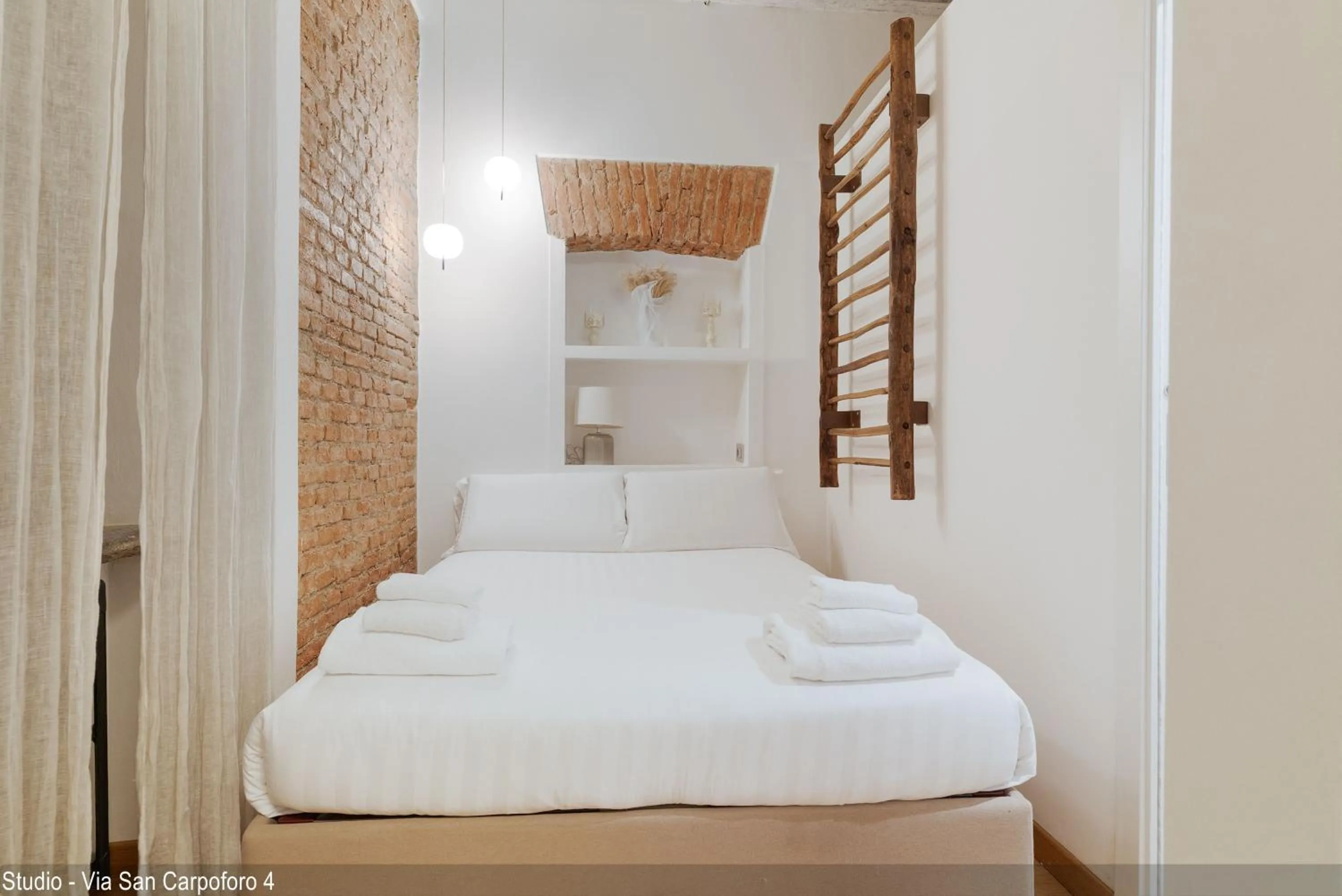 Bed in Brera Apartments