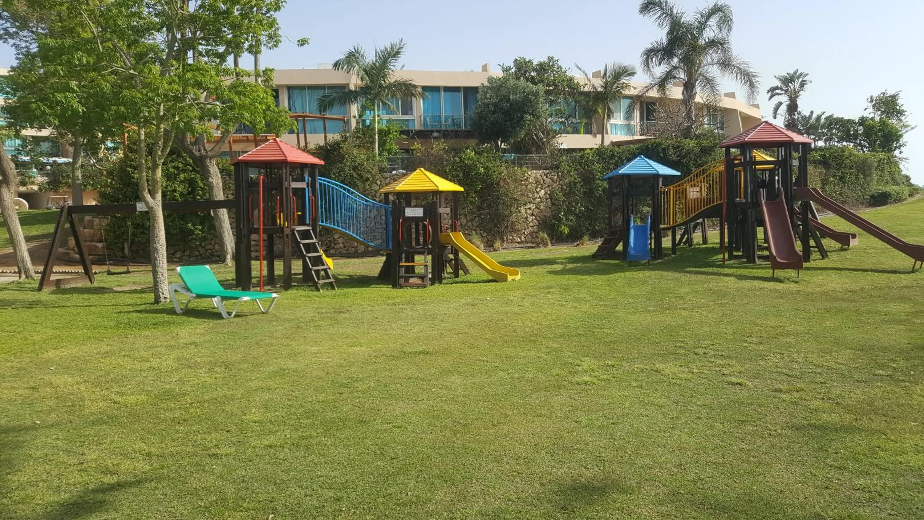 Area and facilities in Neot Golf, Ziv's Place