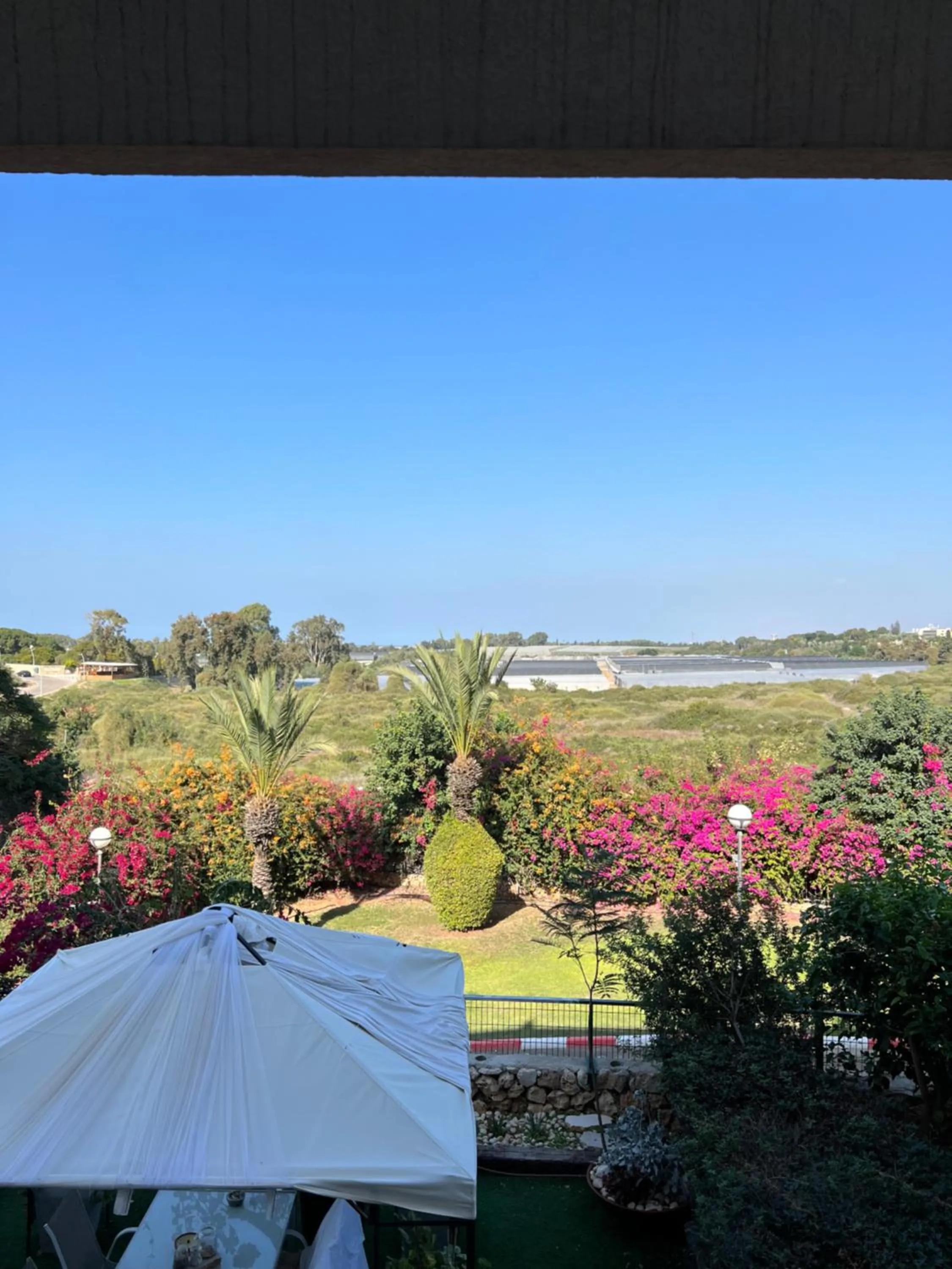 Neot Golf, Ziv's Place