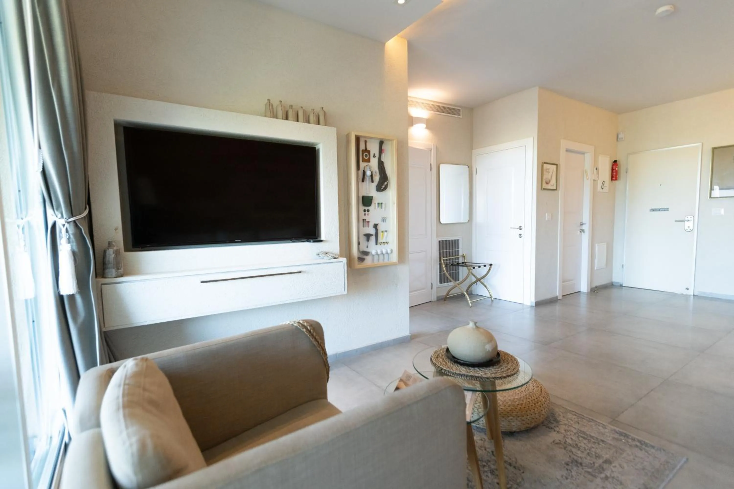 Neot Golf, Ziv's Place