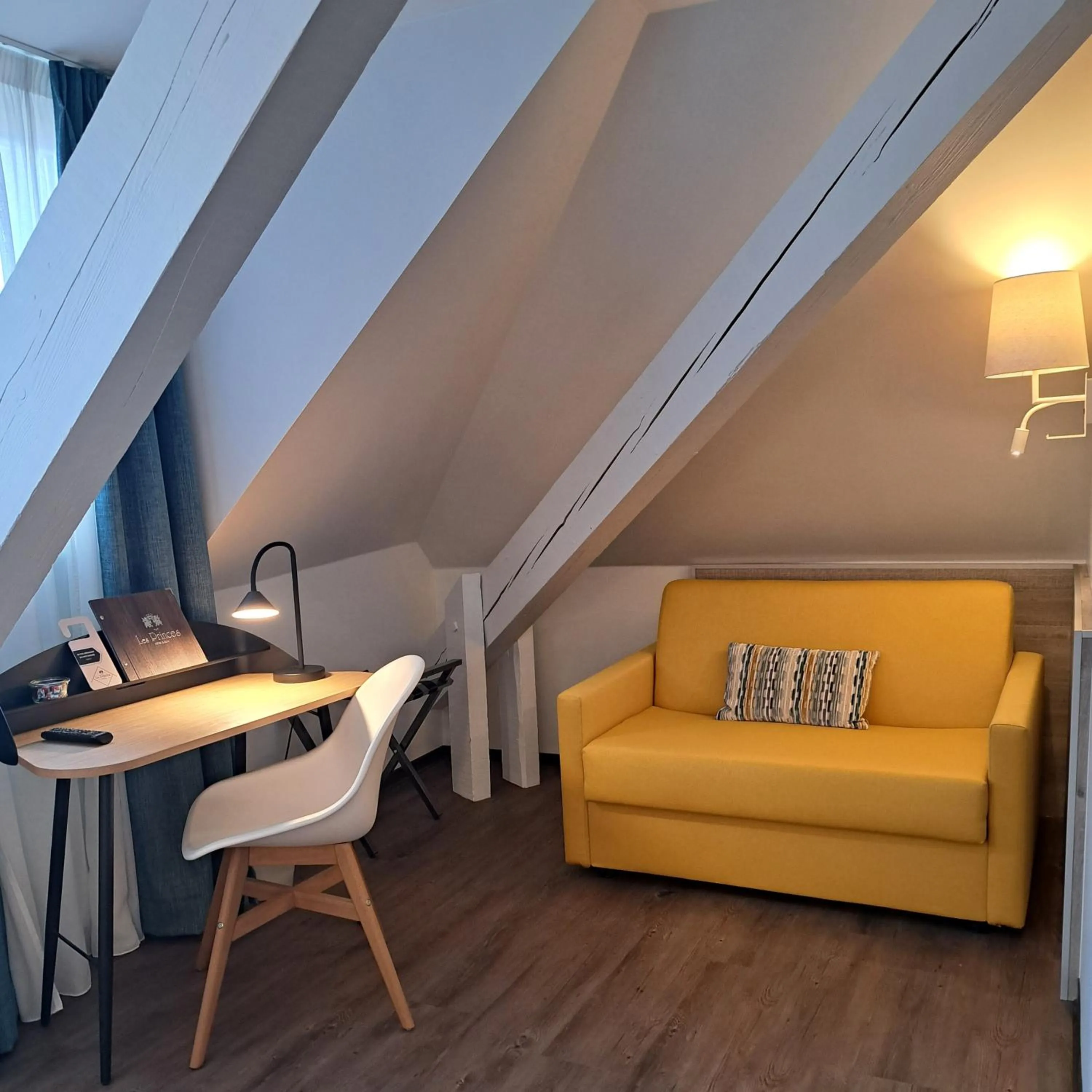 hair dresser in Hôtel des Princes, Chambéry Centre