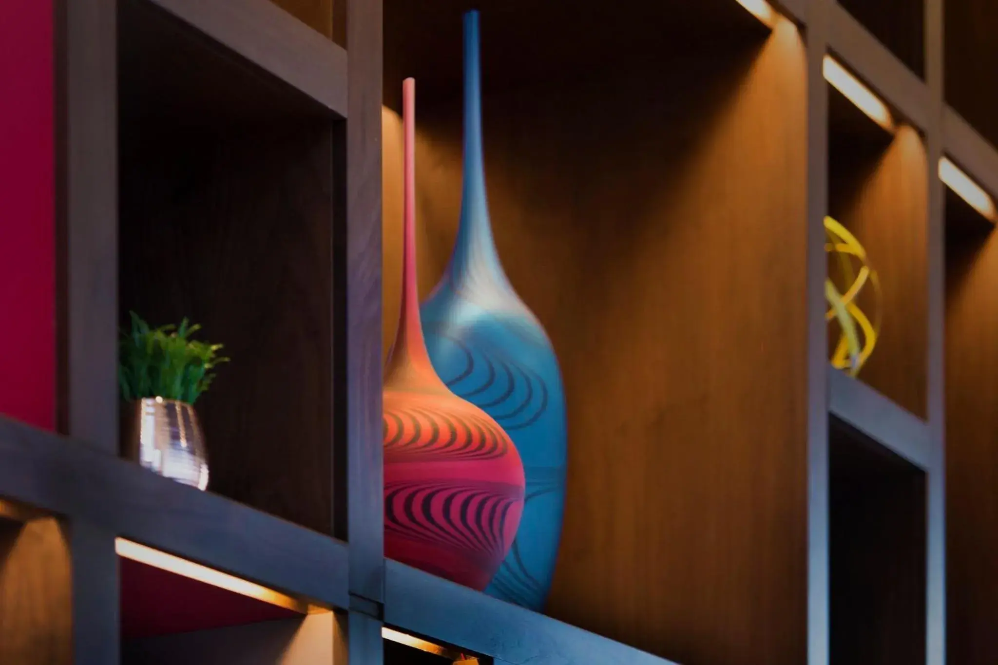 Lobby or reception in Holiday Inn Hotel & Suites - Montreal Centre-ville Ouest by IHG Lobby or reception in Holiday Inn Hotel & Suites - Montreal Centre-ville Ouest by IHG