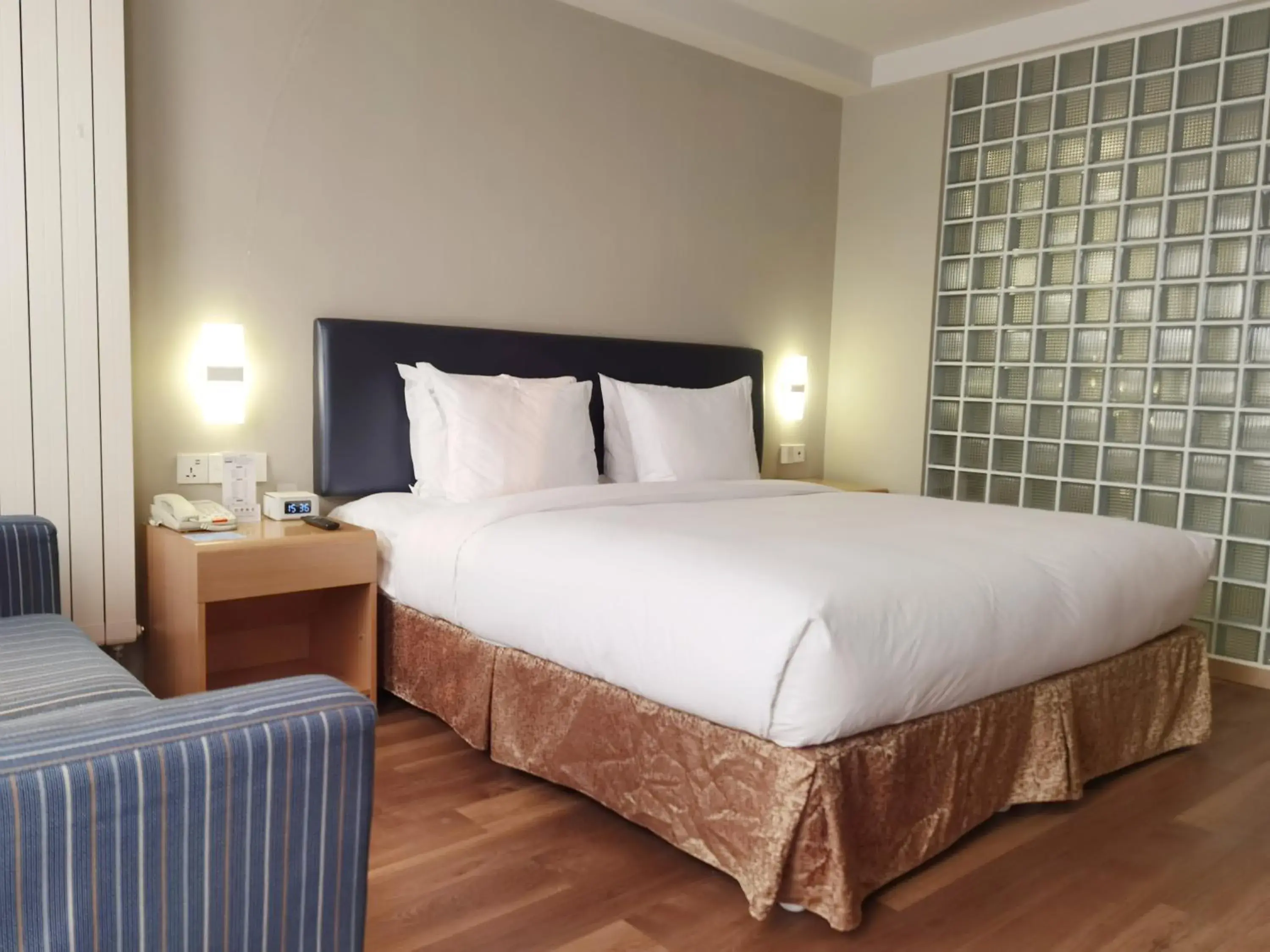 1 Super King Bed Accessible in Holiday Inn Express Zhangjiakou Park View, an IHG Hotel 1 Super King Bed Accessible in Holiday Inn Express Zhangjiakou Park View, an IHG Hotel