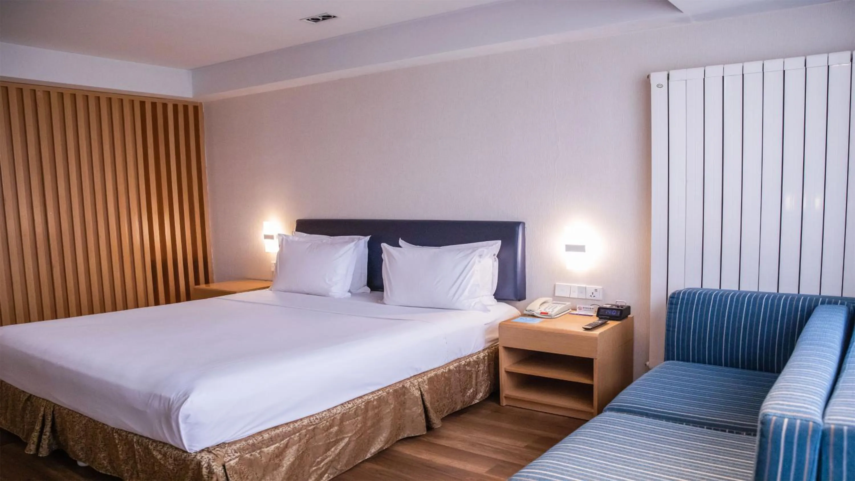 Photo of the whole room in Holiday Inn Express Zhangjiakou Park View, an IHG Hotel