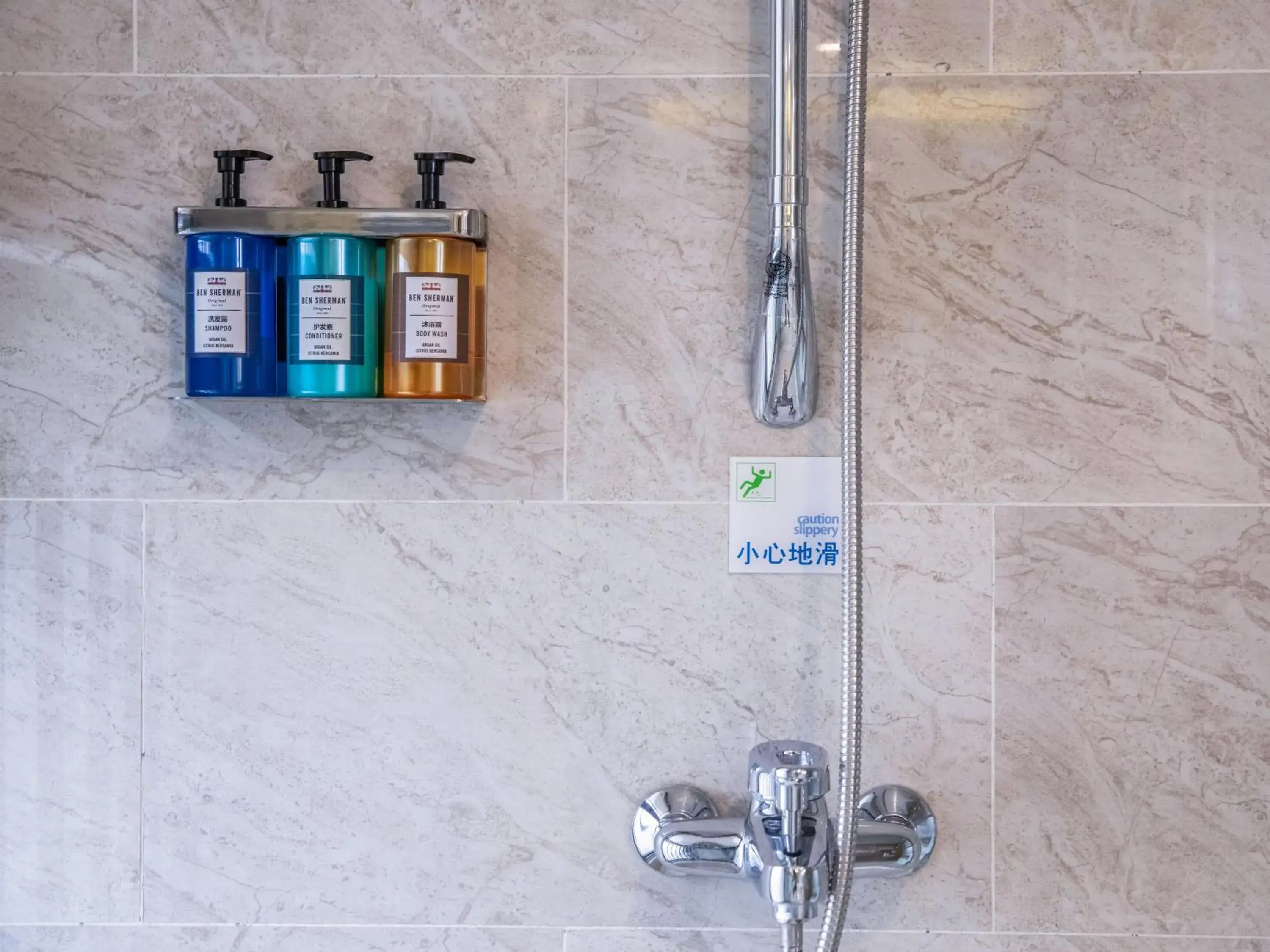 Standard Queen Room - Smoking in Holiday Inn Express Zhangjiakou Park View, an IHG Hotel Standard Queen Room - Smoking in Holiday Inn Express Zhangjiakou Park View, an IHG Hotel