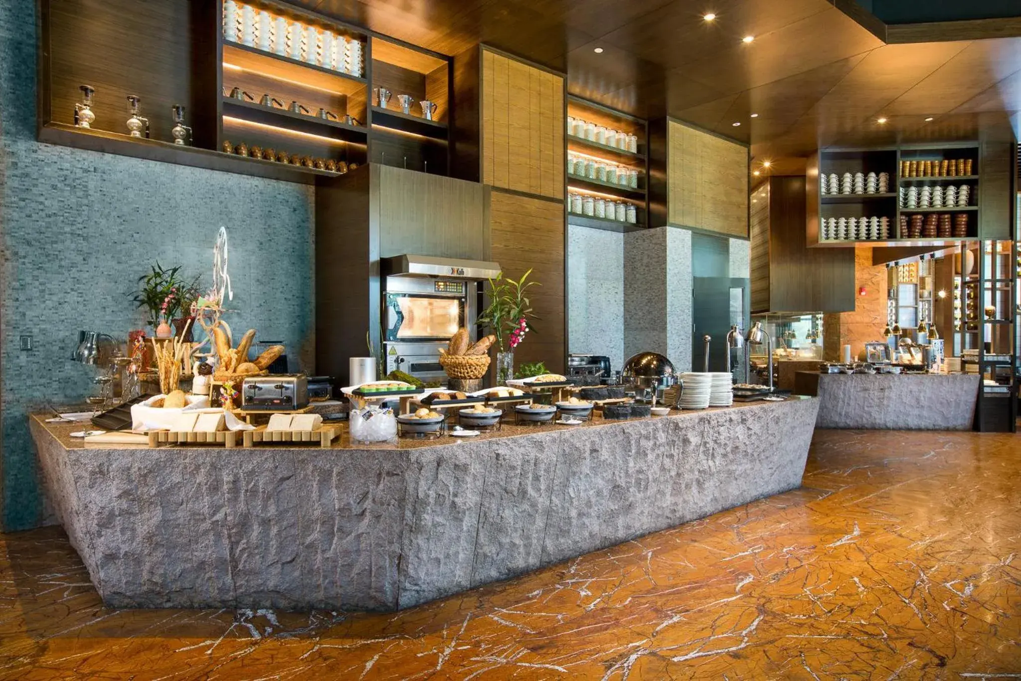 Restaurant/places to eat in Crowne Plaza Resort Changbaishan Hot Spring by IHG Restaurant/places to eat in Crowne Plaza Resort Changbaishan Hot Spring by IHG