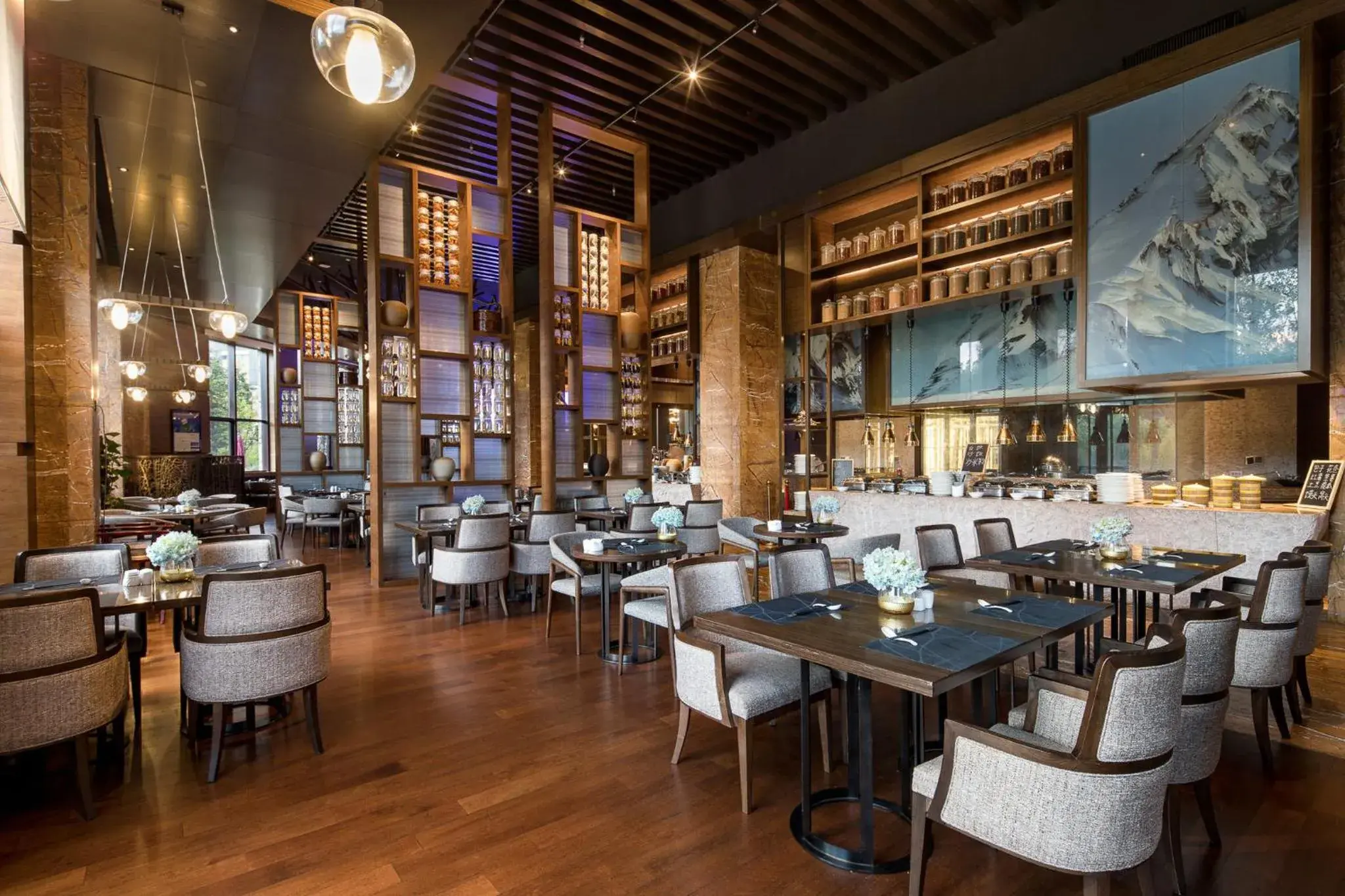 Restaurant/places to eat in Crowne Plaza Resort Changbaishan Hot Spring by IHG Restaurant/places to eat in Crowne Plaza Resort Changbaishan Hot Spring by IHG