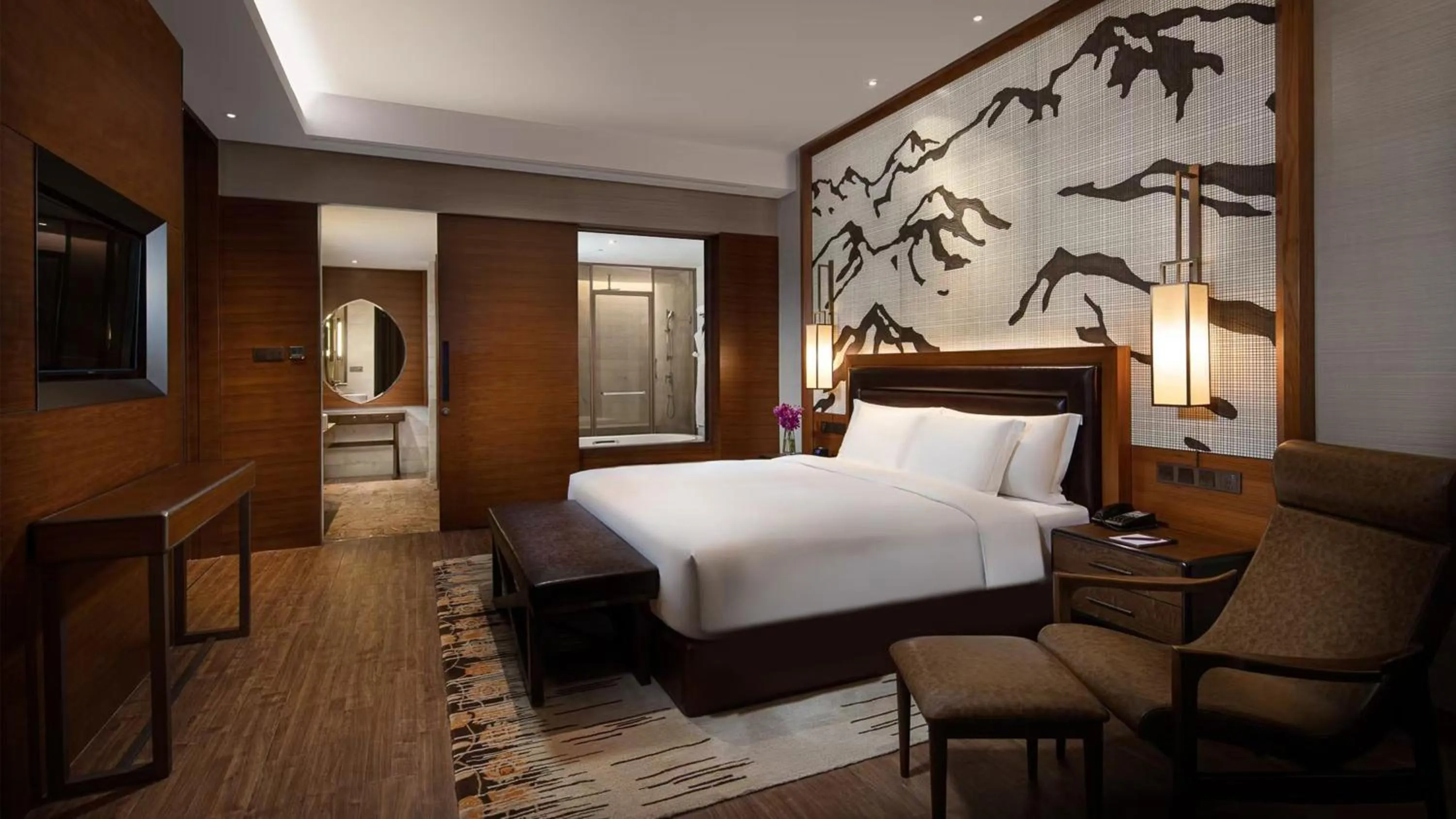 Photo of the whole room, Bed in Crowne Plaza Resort Changbaishan Hot Spring by IHG