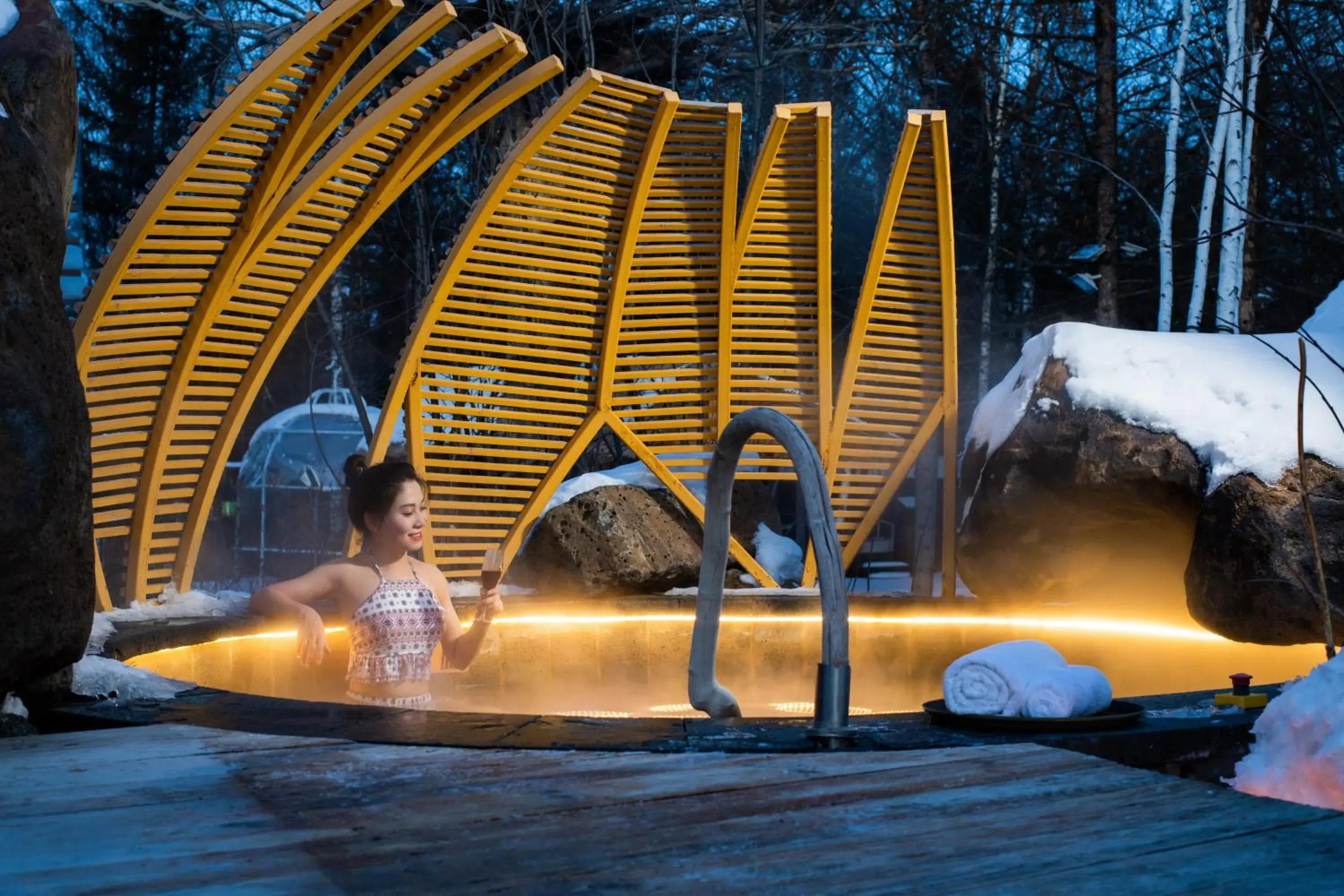 Lobby or reception in Crowne Plaza Resort Changbaishan Hot Spring by IHG Lobby or reception in Crowne Plaza Resort Changbaishan Hot Spring by IHG