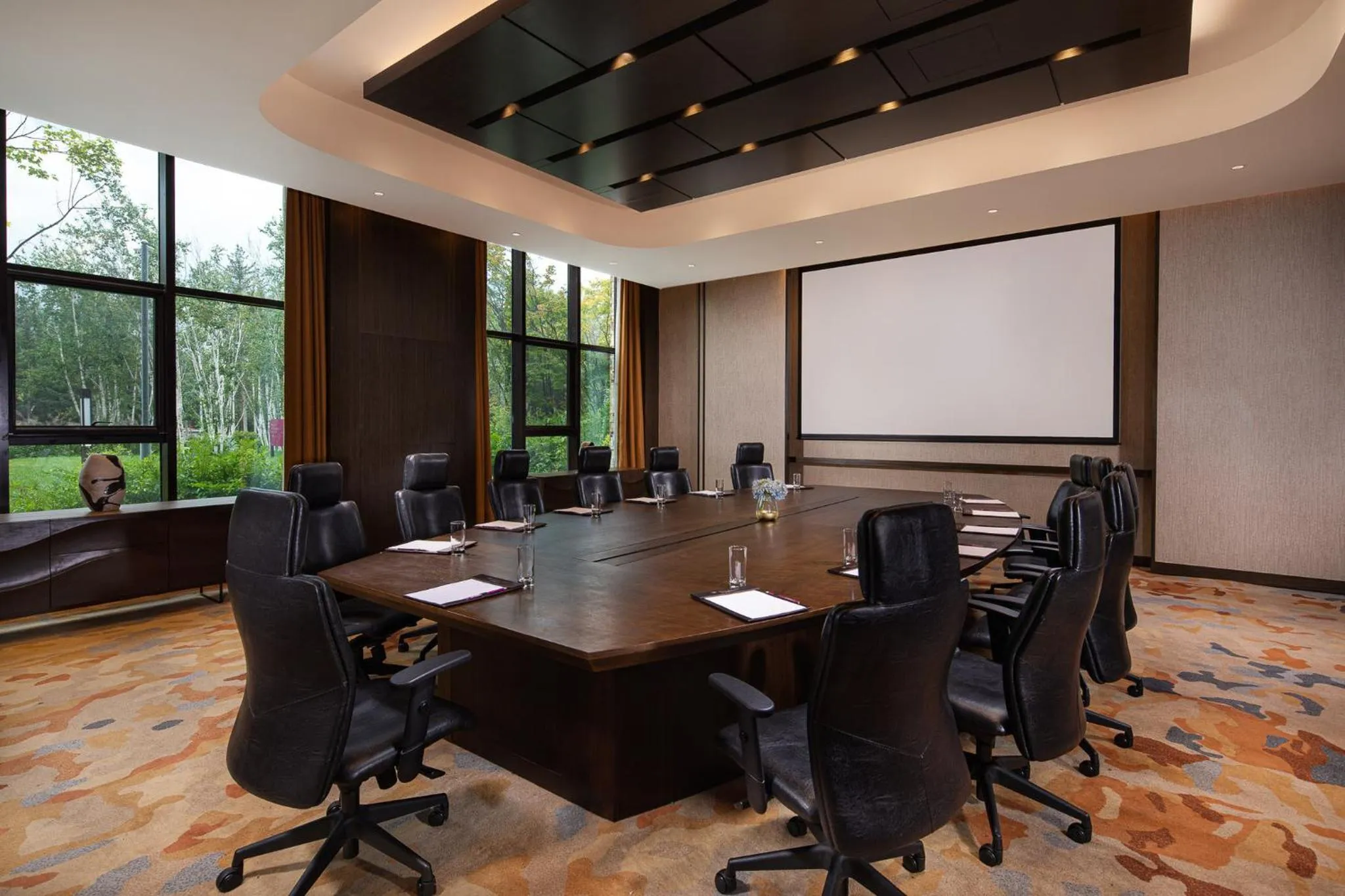 Meeting/conference room in Crowne Plaza Resort Changbaishan Hot Spring by IHG