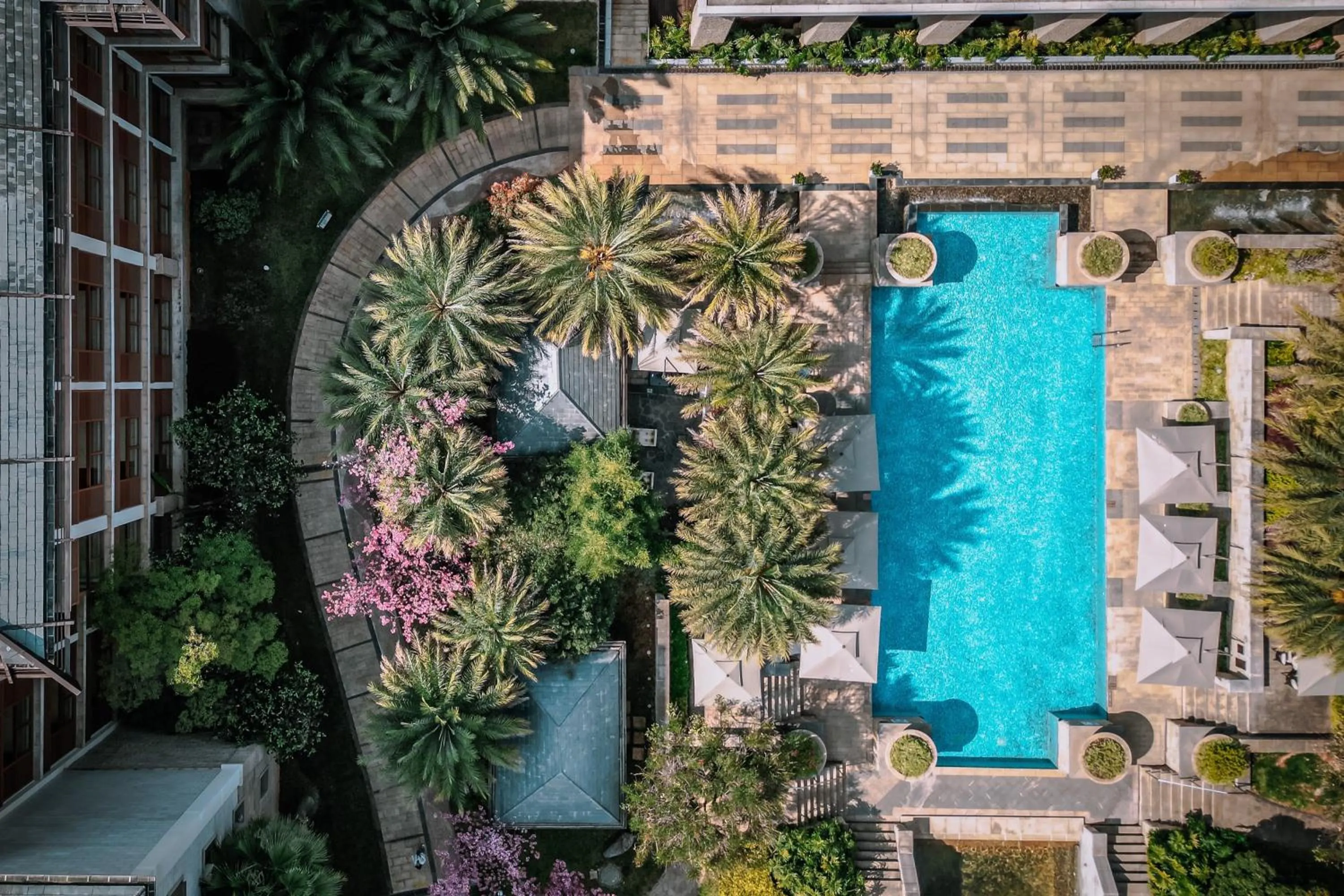 Property building in HUALUXE Hotels & Resorts Kunming