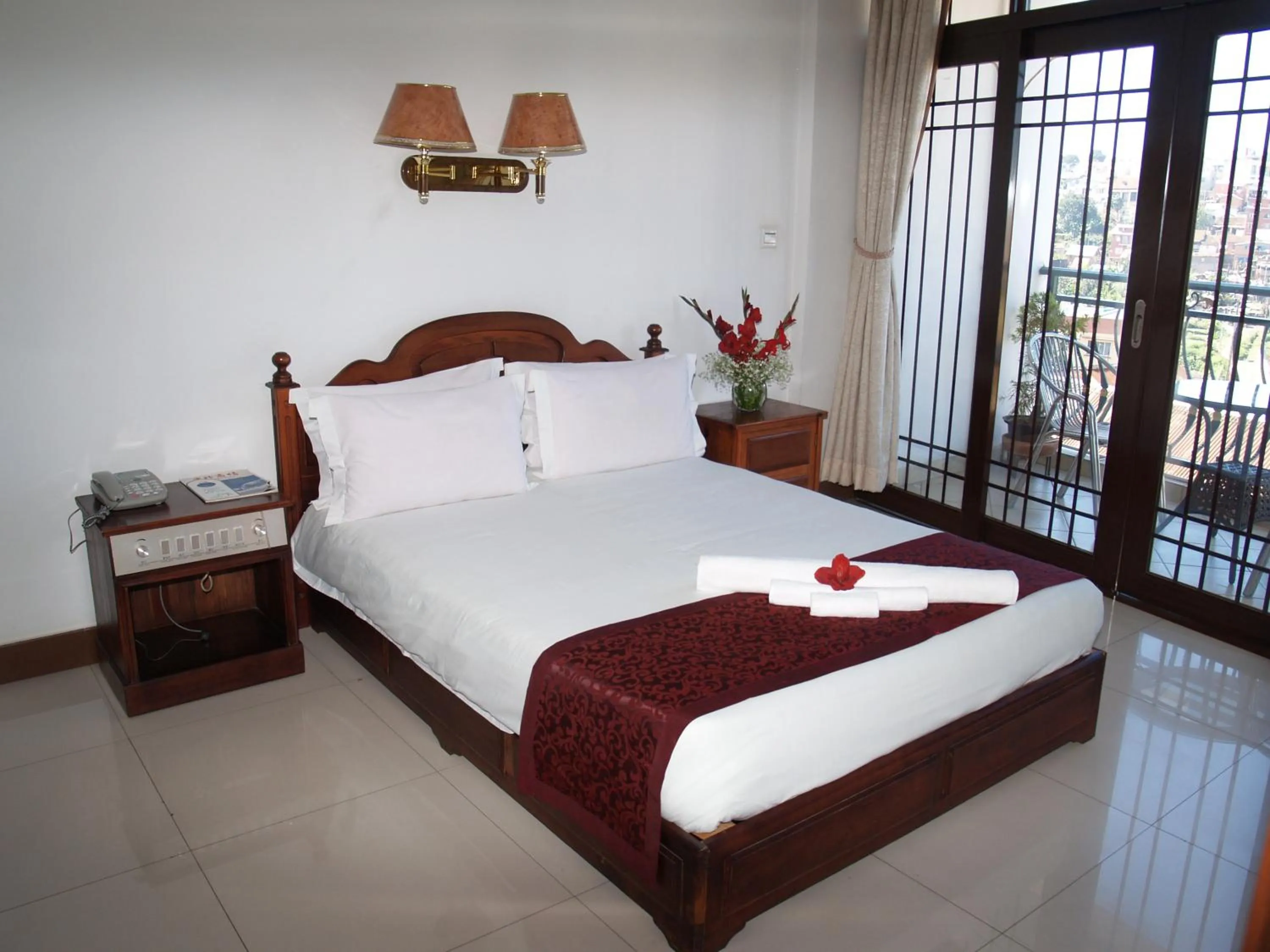 Bed in Evergreen Hotel