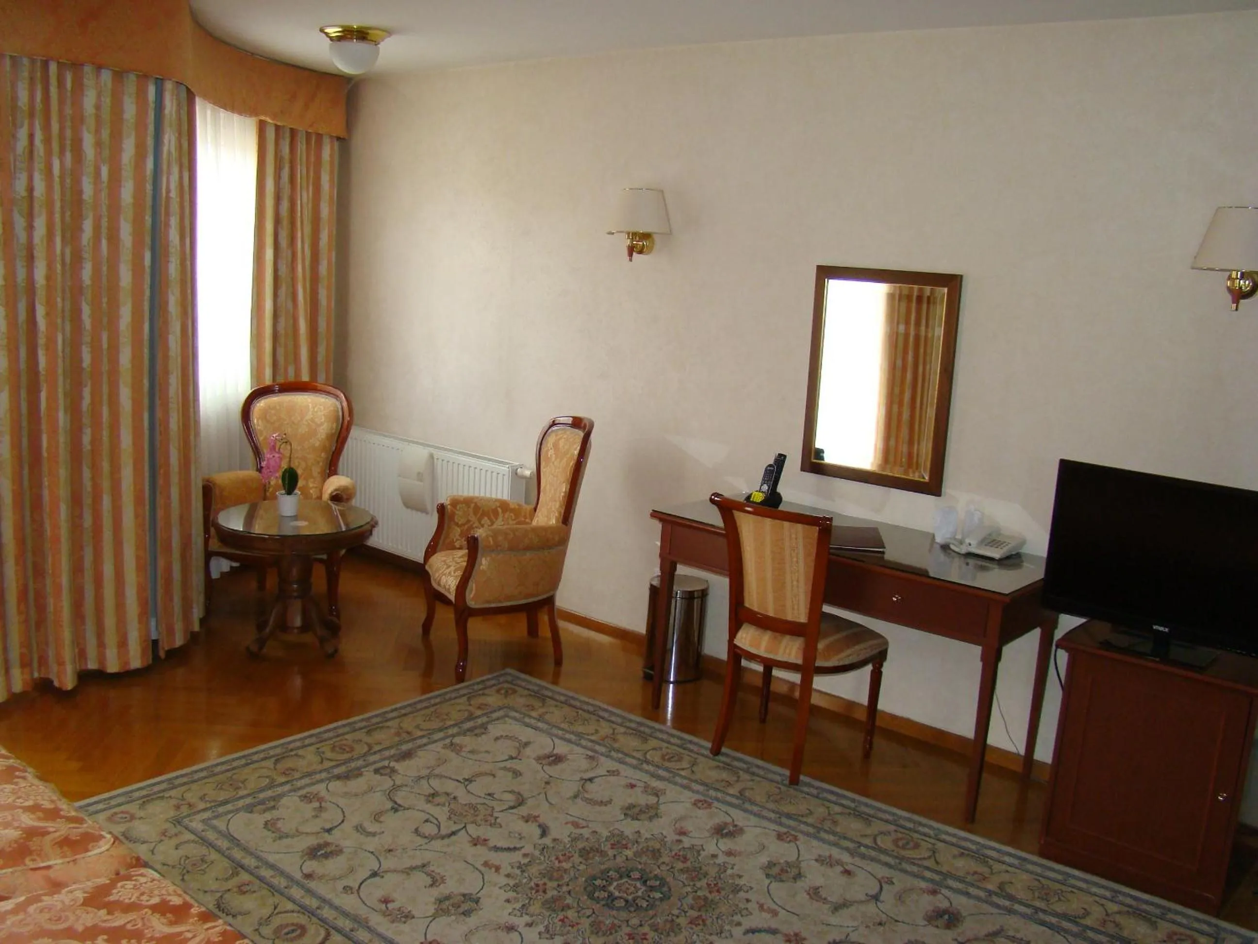 TV and multimedia in Hotel Vila Ariston