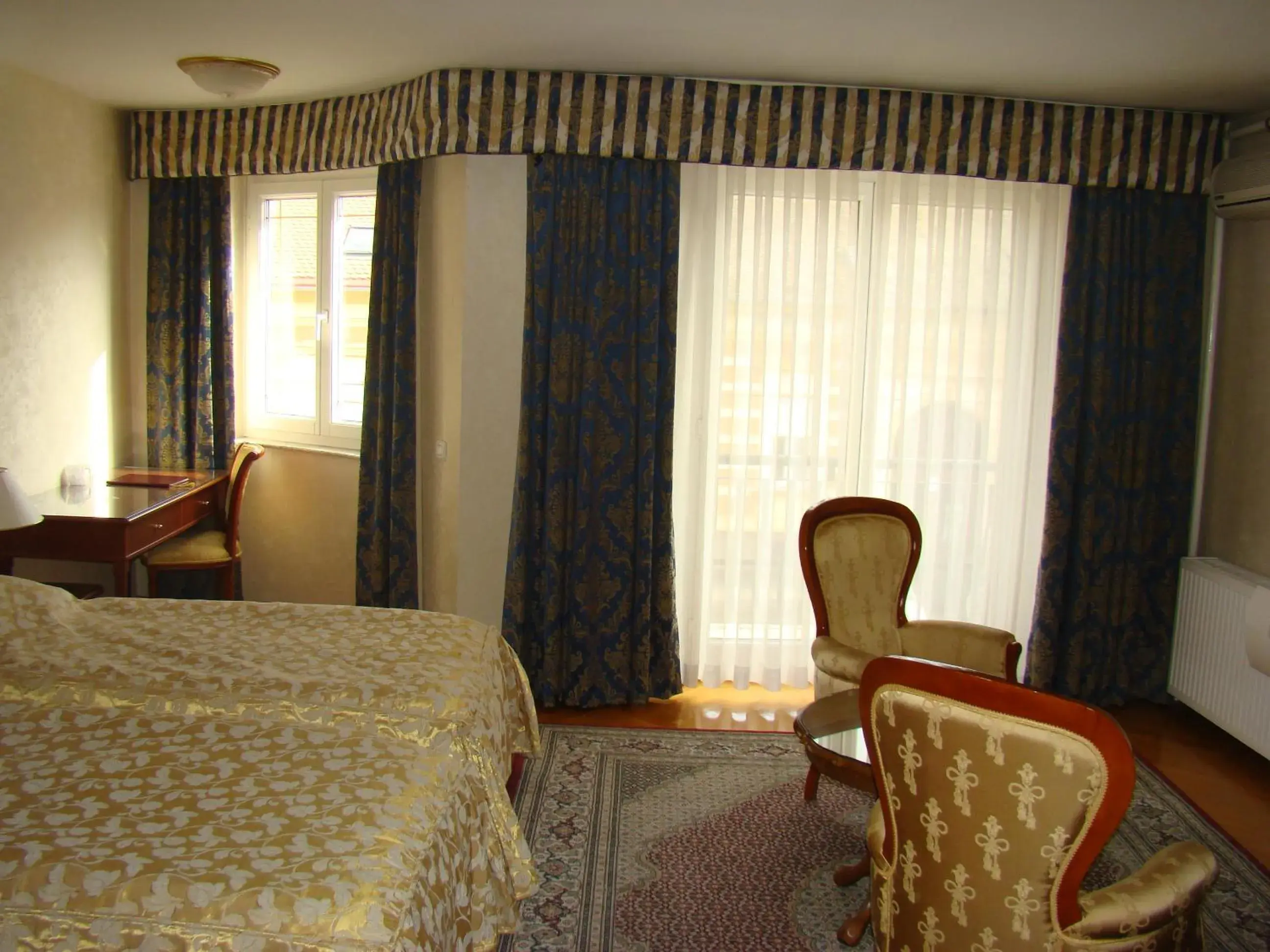 Twin Room with Balcony in Hotel Vila Ariston Twin Room with Balcony in Hotel Vila Ariston
