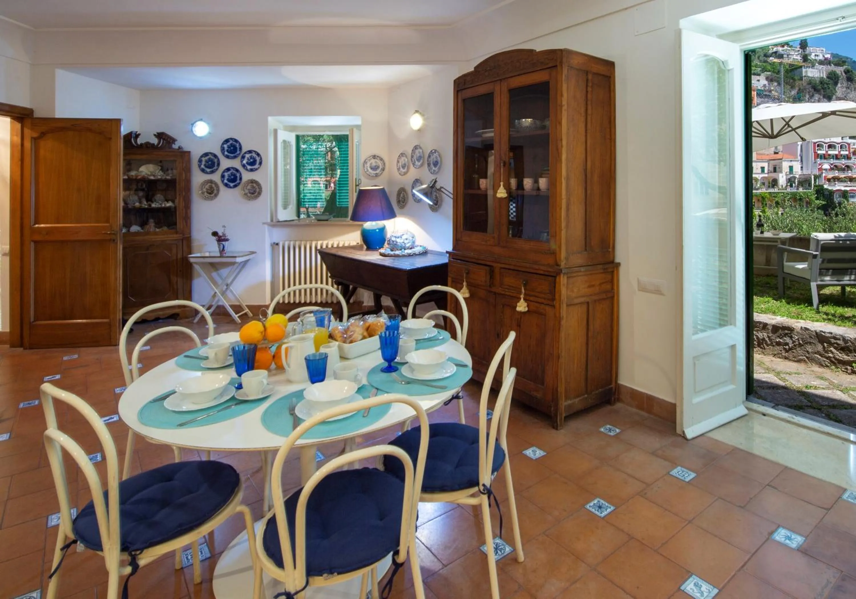 Dining area in Villa Deli, In Positano, Sea View, Ac