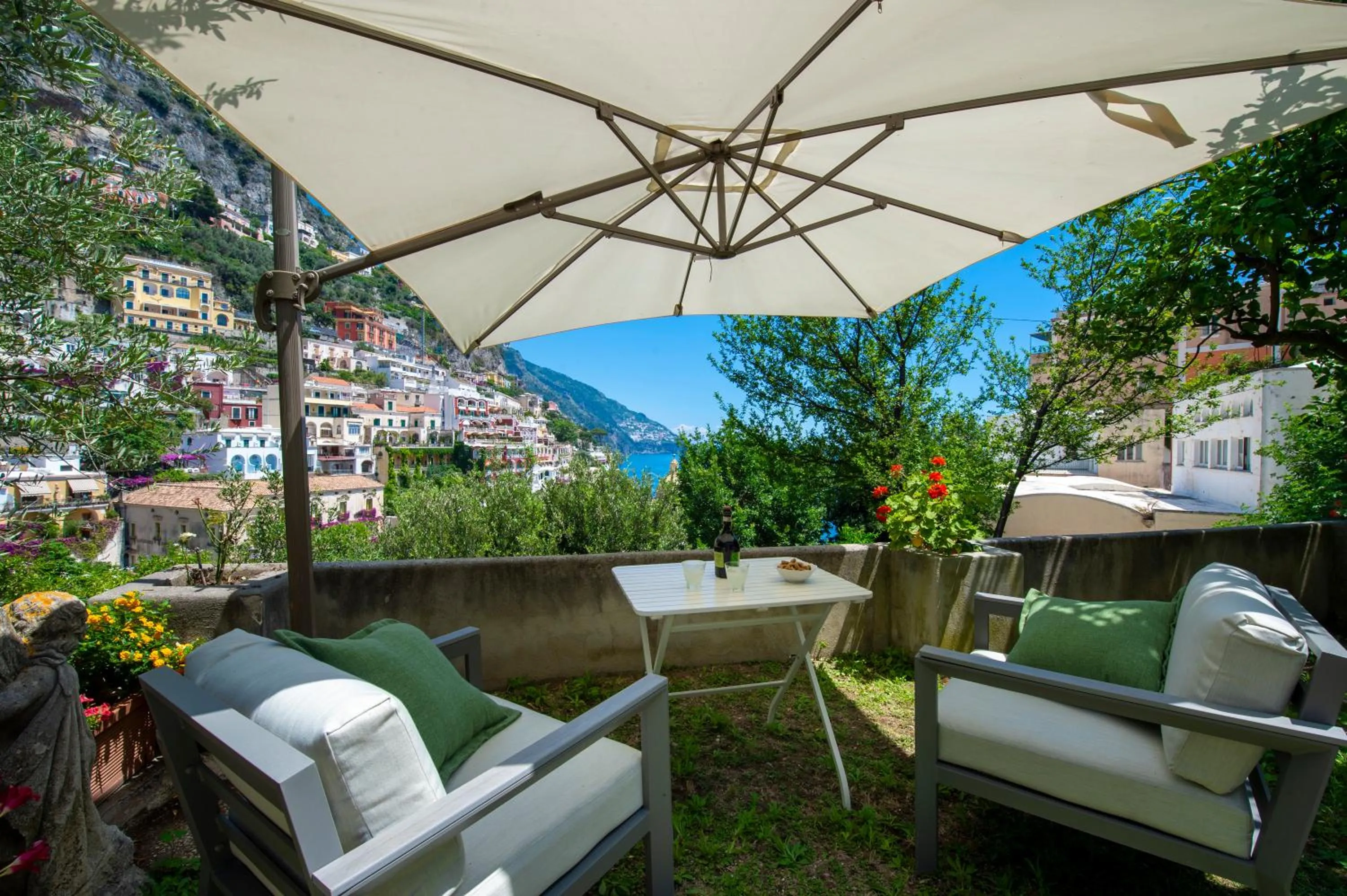 Patio in Villa Deli, In Positano, Sea View, Ac