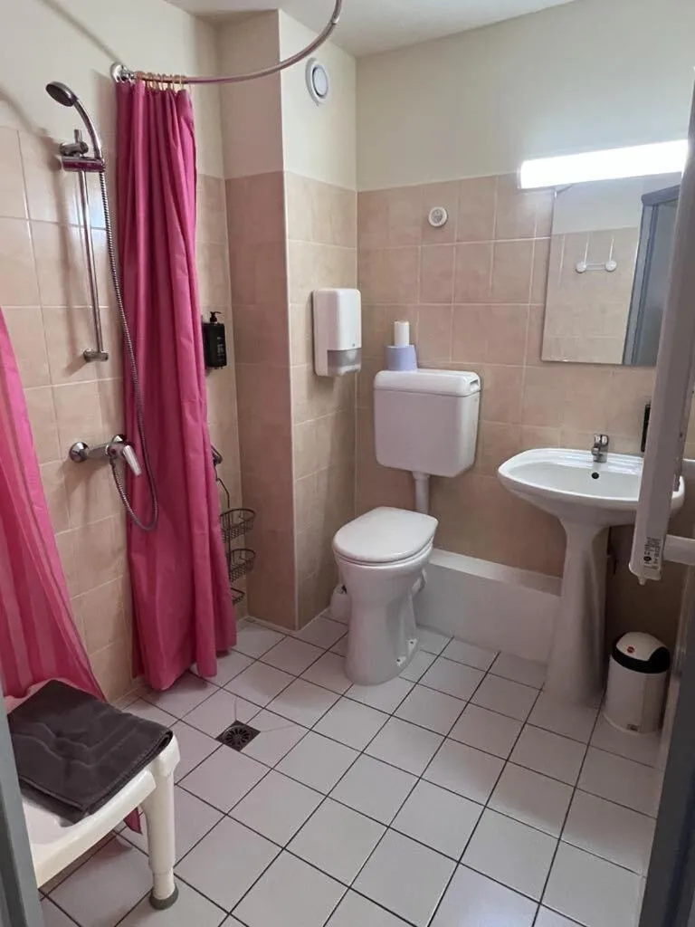 Bathroom in Au Bec Fin Hôtel