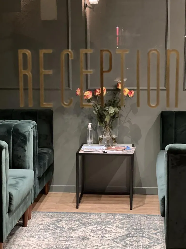 Lobby or reception in Au Bec Fin Hôtel