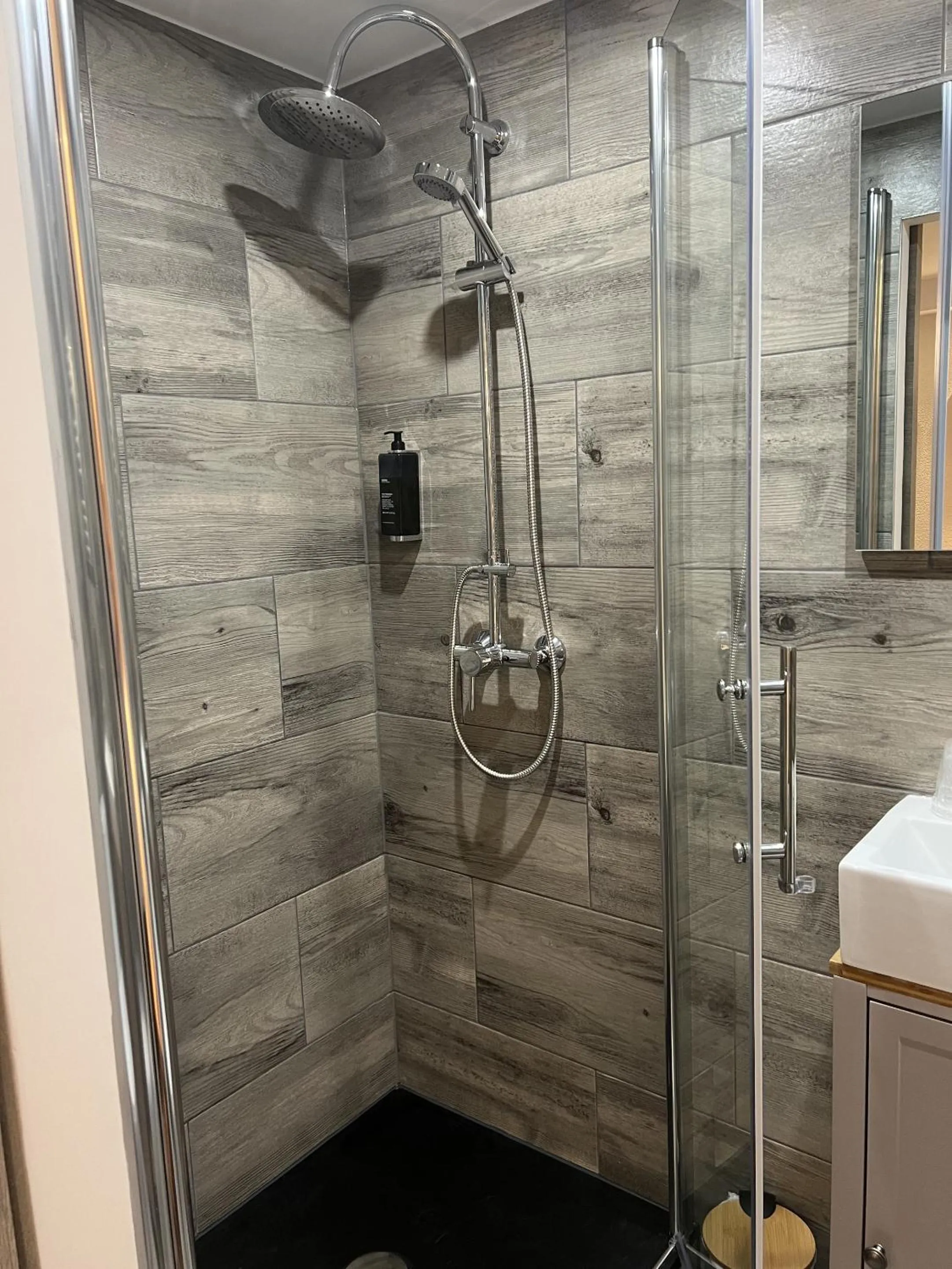 Bedroom in Au Bec Fin Hôtel