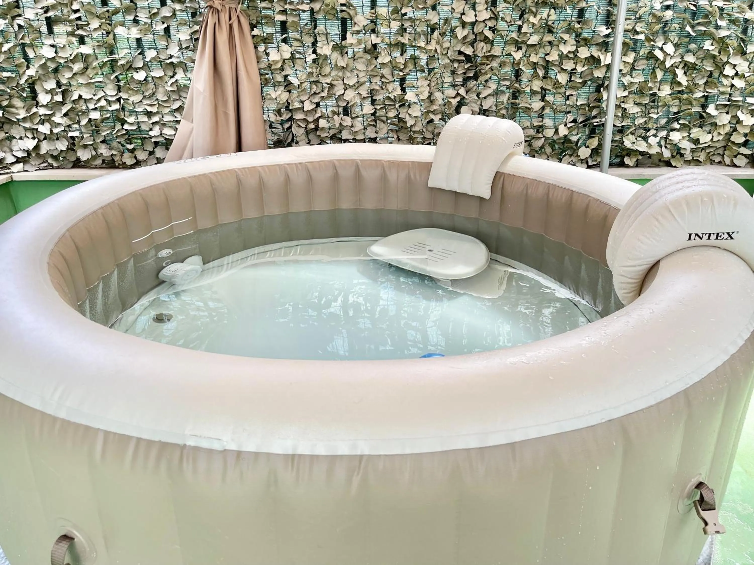 Swimming pool in Romano B&B